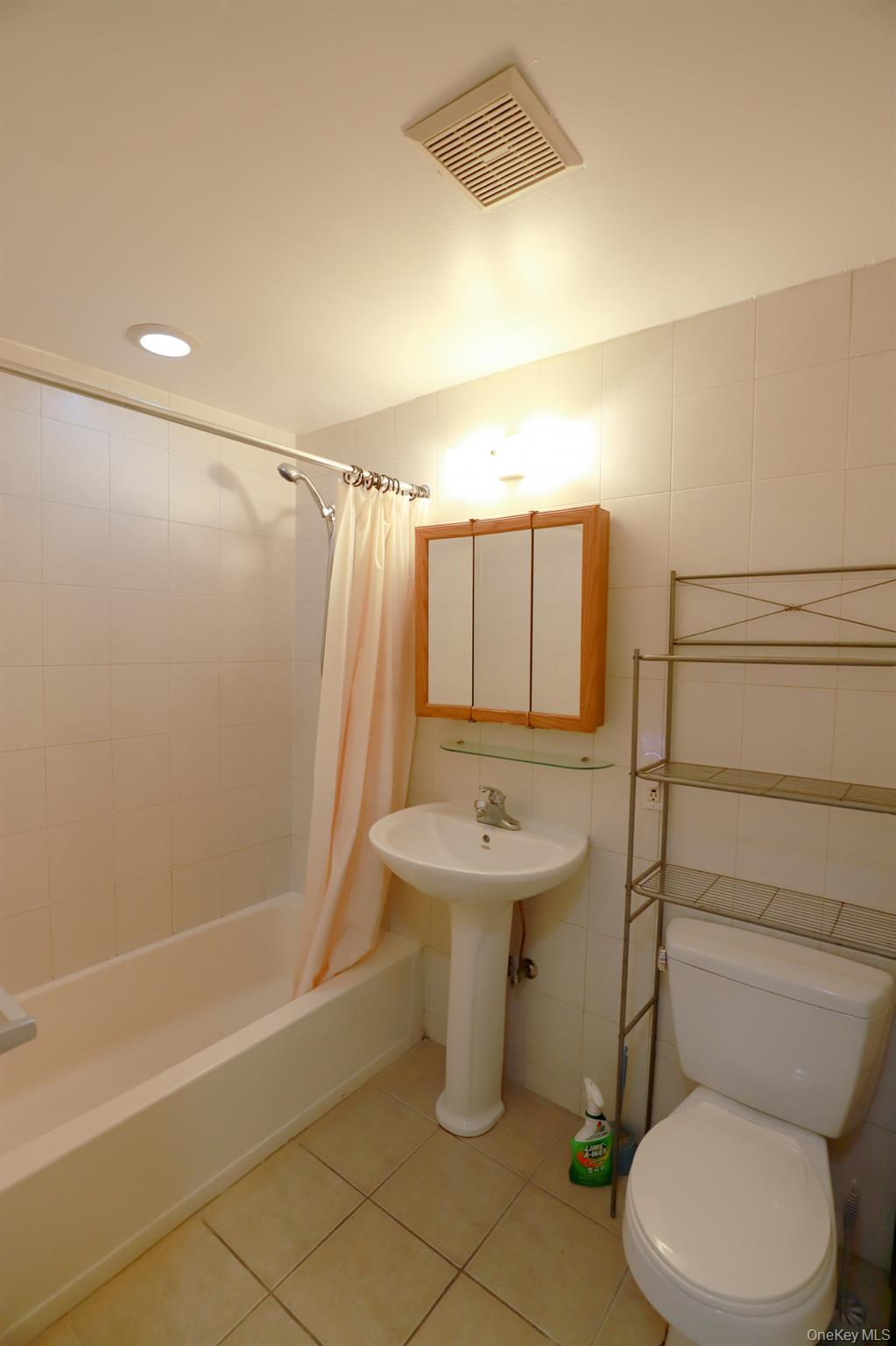 #8 photo, 42-11 Parsons Boulevard, Flushing , NY 11355