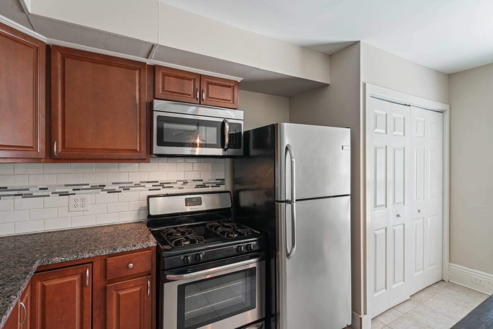 #10 photo, 130 Van Dam Street, #2, Saratoga Springs , NY 12866