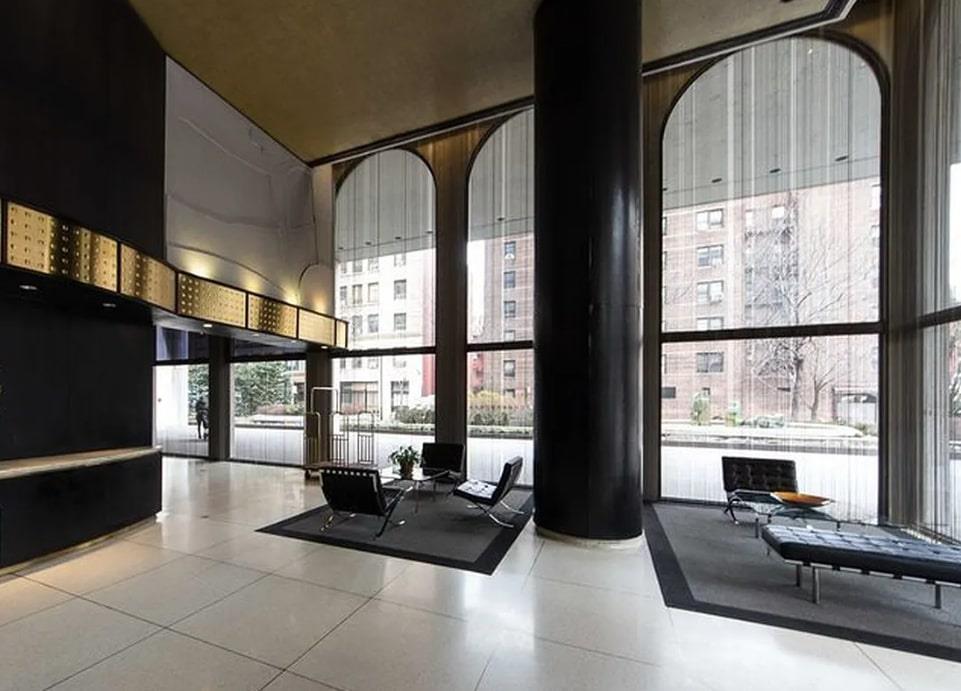 #15 photo, 60 E 8TH Street, マンハッタン Greenwich Village , NY 10003