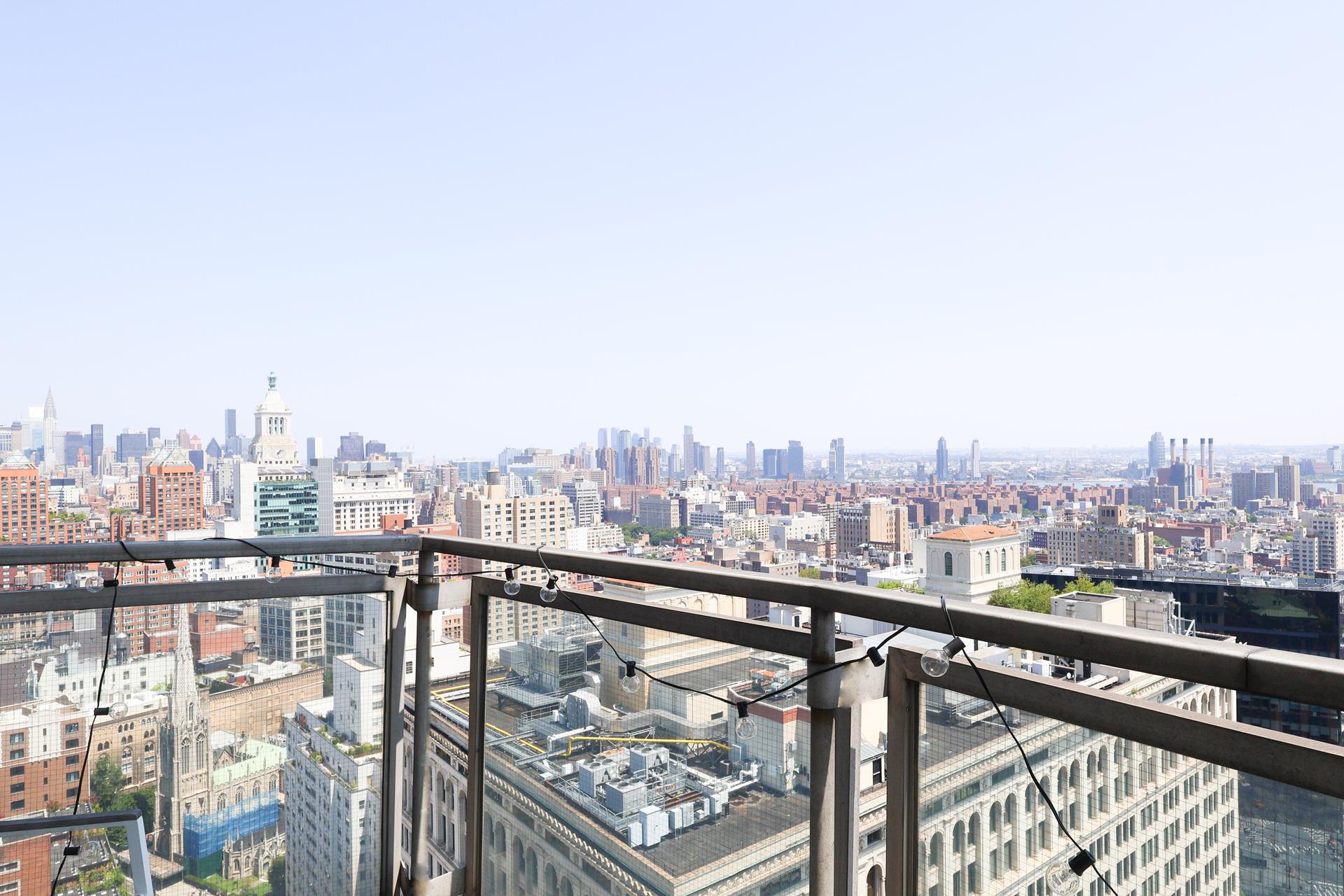 #4 photo, 60 E 8TH Street, マンハッタン Greenwich Village , NY 10003