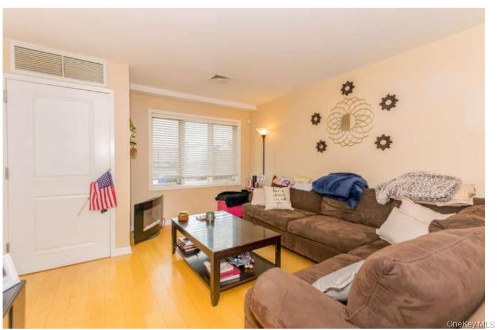 #3 photo, 1490 Outlook Avenue, ブロンクス区 Bronx , NY 10465