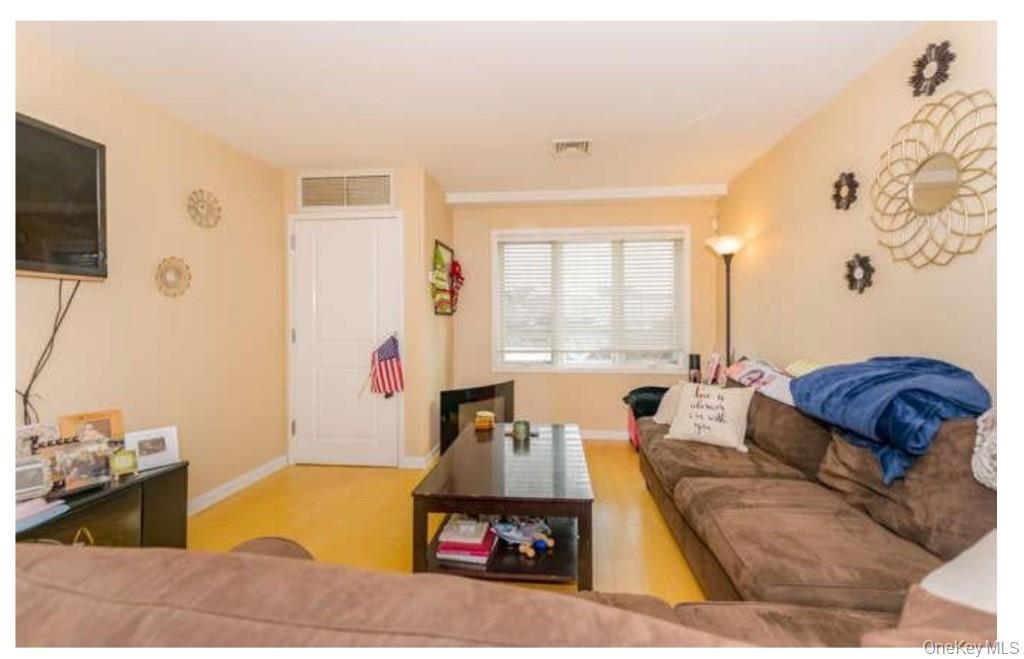 #4 photo, 1490 Outlook Avenue, ブロンクス区 Bronx , NY 10465