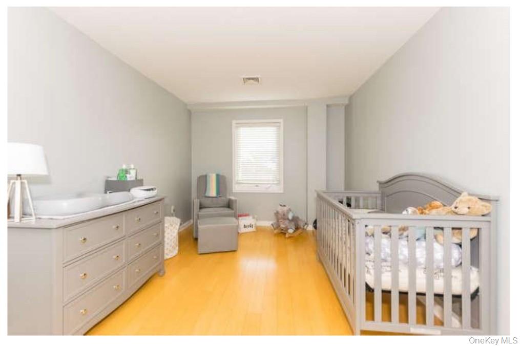 #8 photo, 1490 Outlook Avenue, ブロンクス区 Bronx , NY 10465