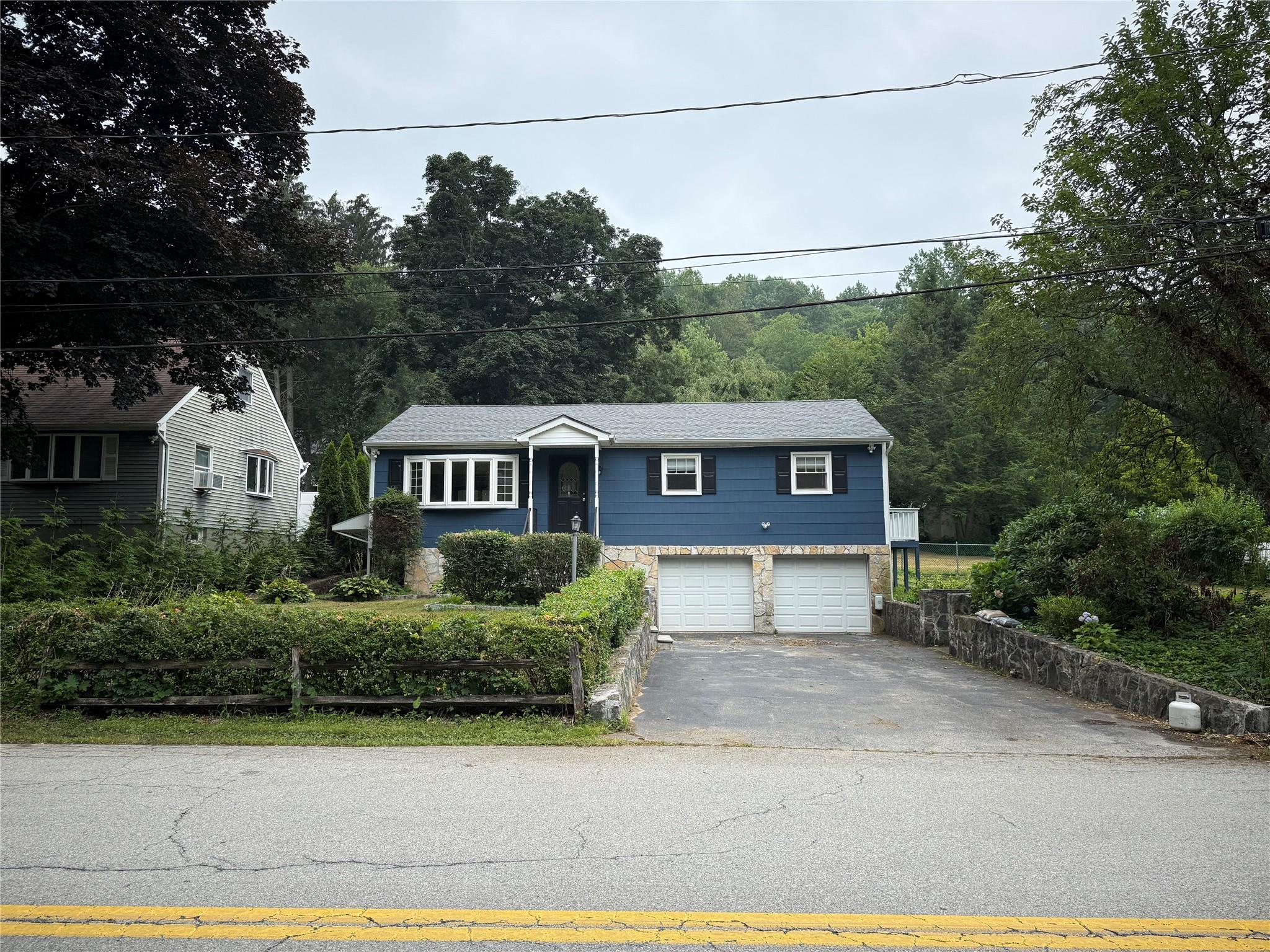 #1 photo, 102 Putnam Road, Cortlandt Manor , NY 10567