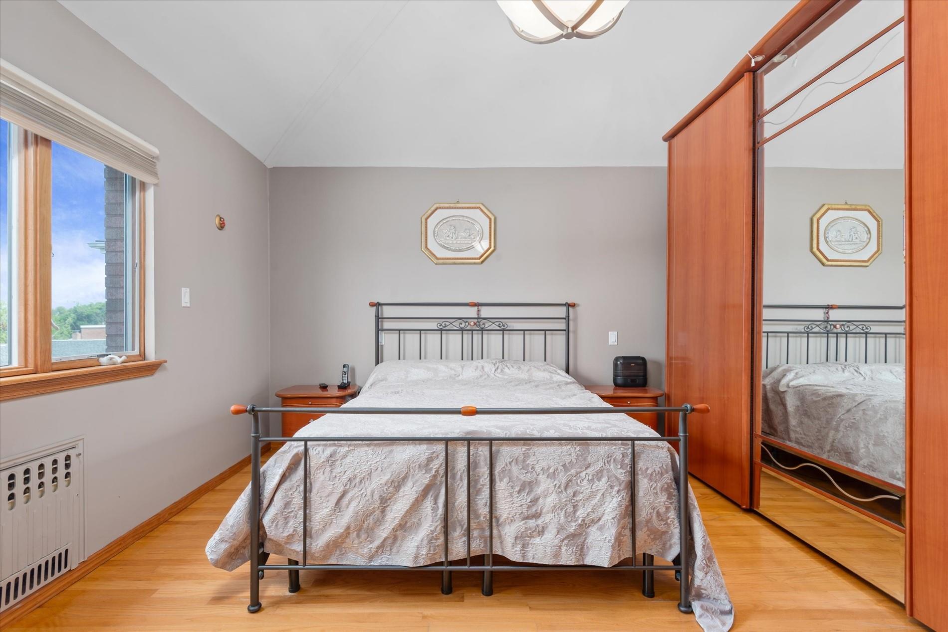 #16 photo, 2134 74th Street, クイーンズ区 East Elmhurst , NY 11370