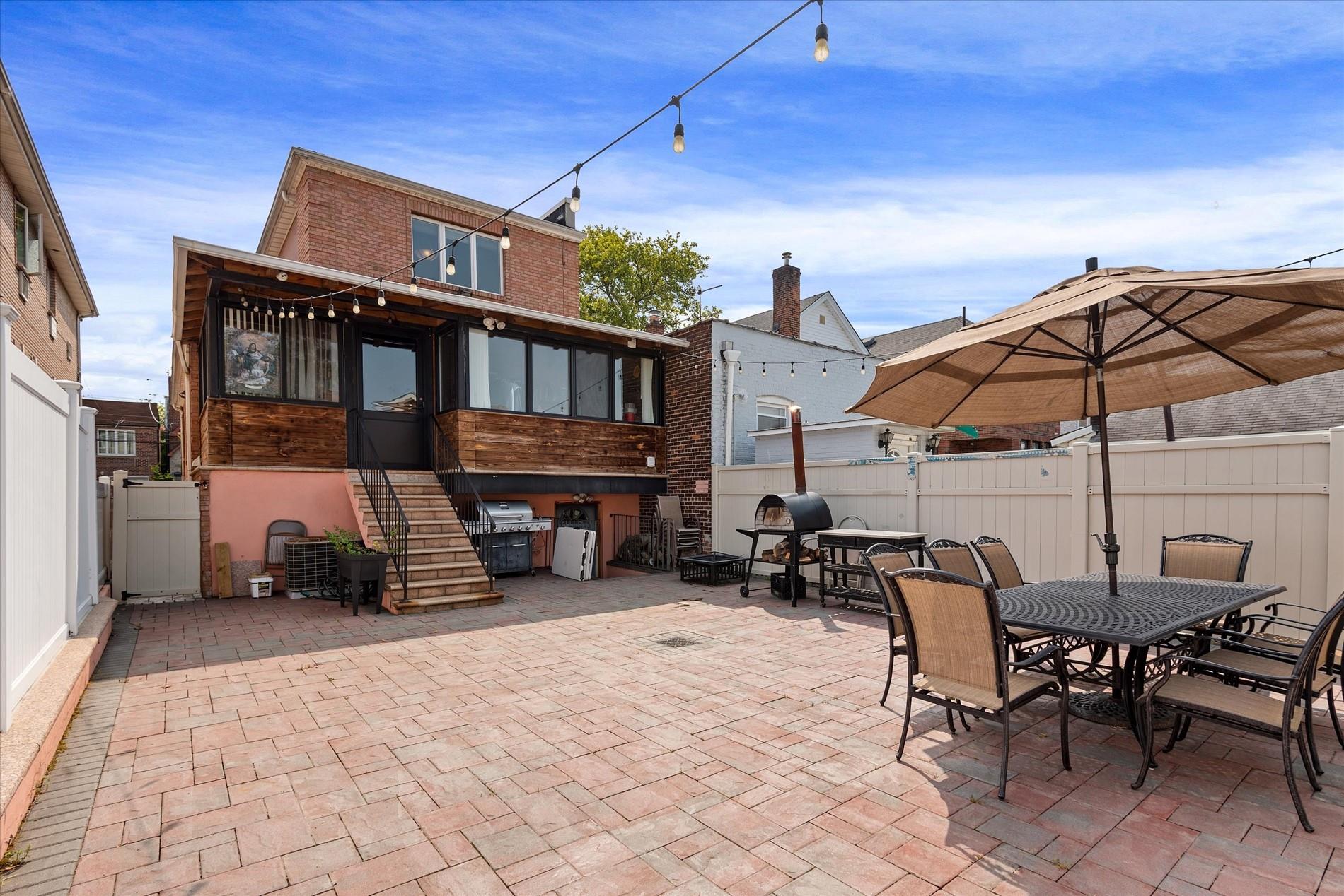 #20 photo, 2134 74th Street, クイーンズ区 East Elmhurst , NY 11370