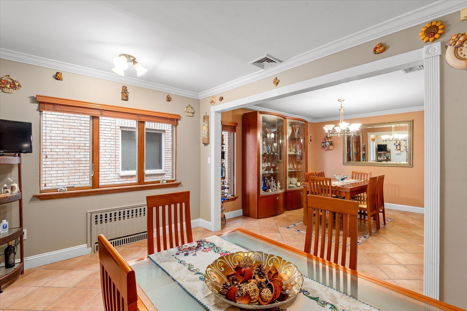 #6 photo, 2134 74th Street, クイーンズ区 East Elmhurst , NY 11370