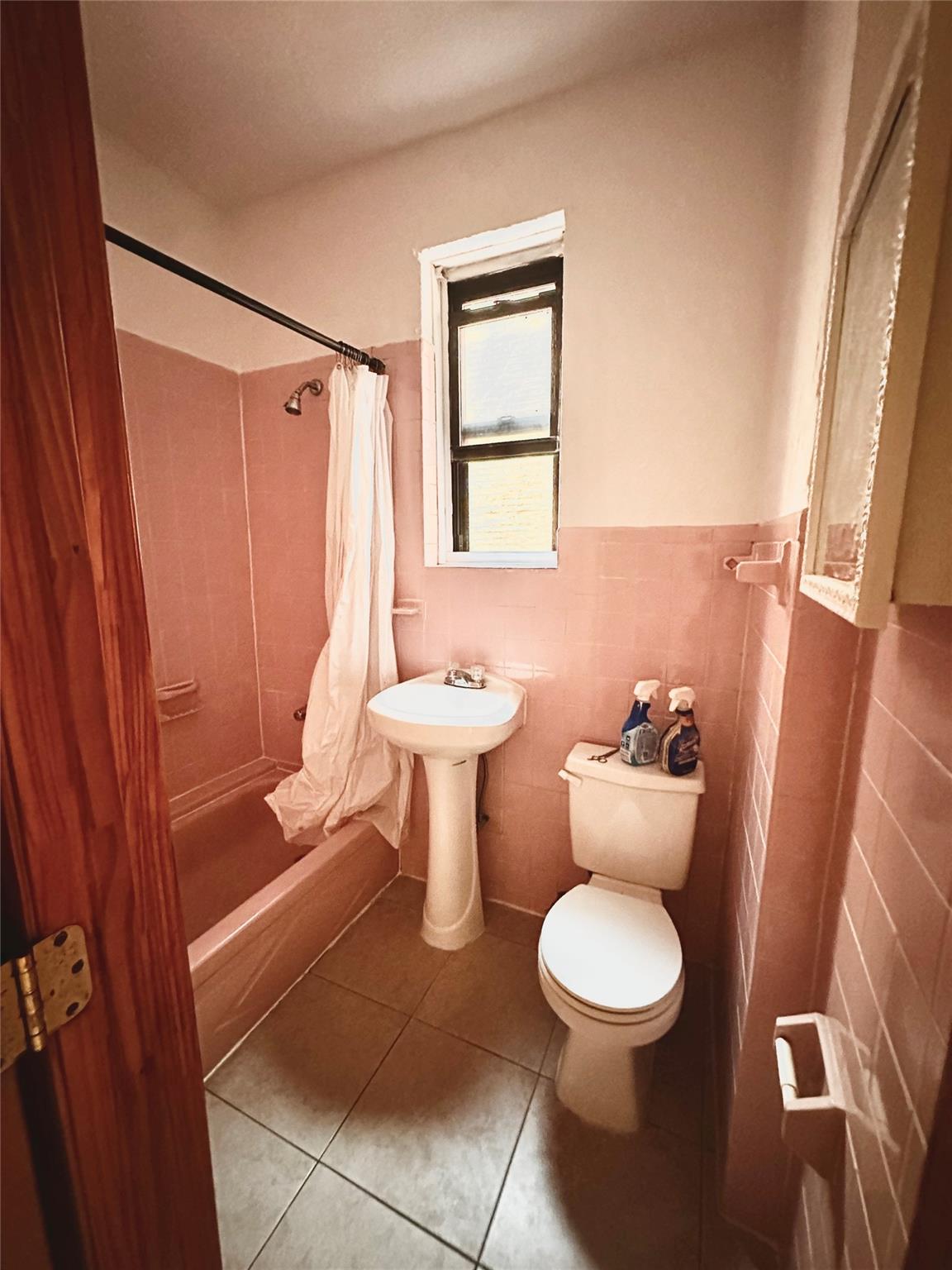 #4 photo, 28-32 37th Street, クイーンズ区 Astoria , NY 11103