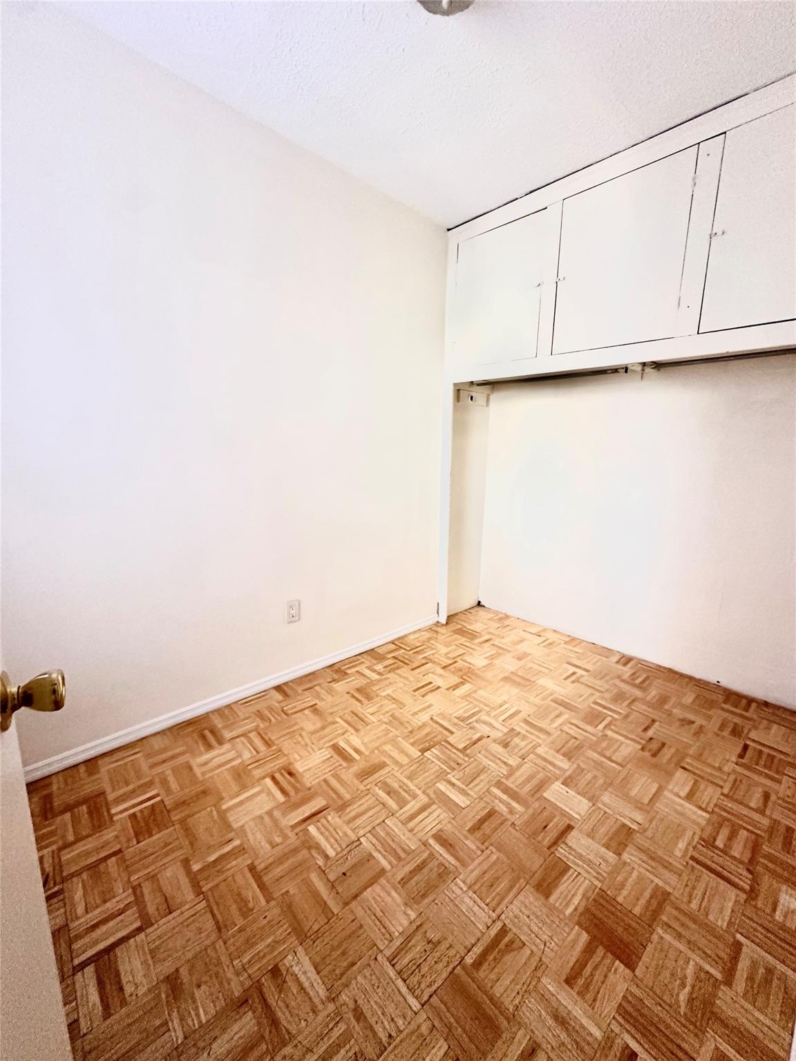 #7 photo, 28-32 37th Street, クイーンズ区 Astoria , NY 11103