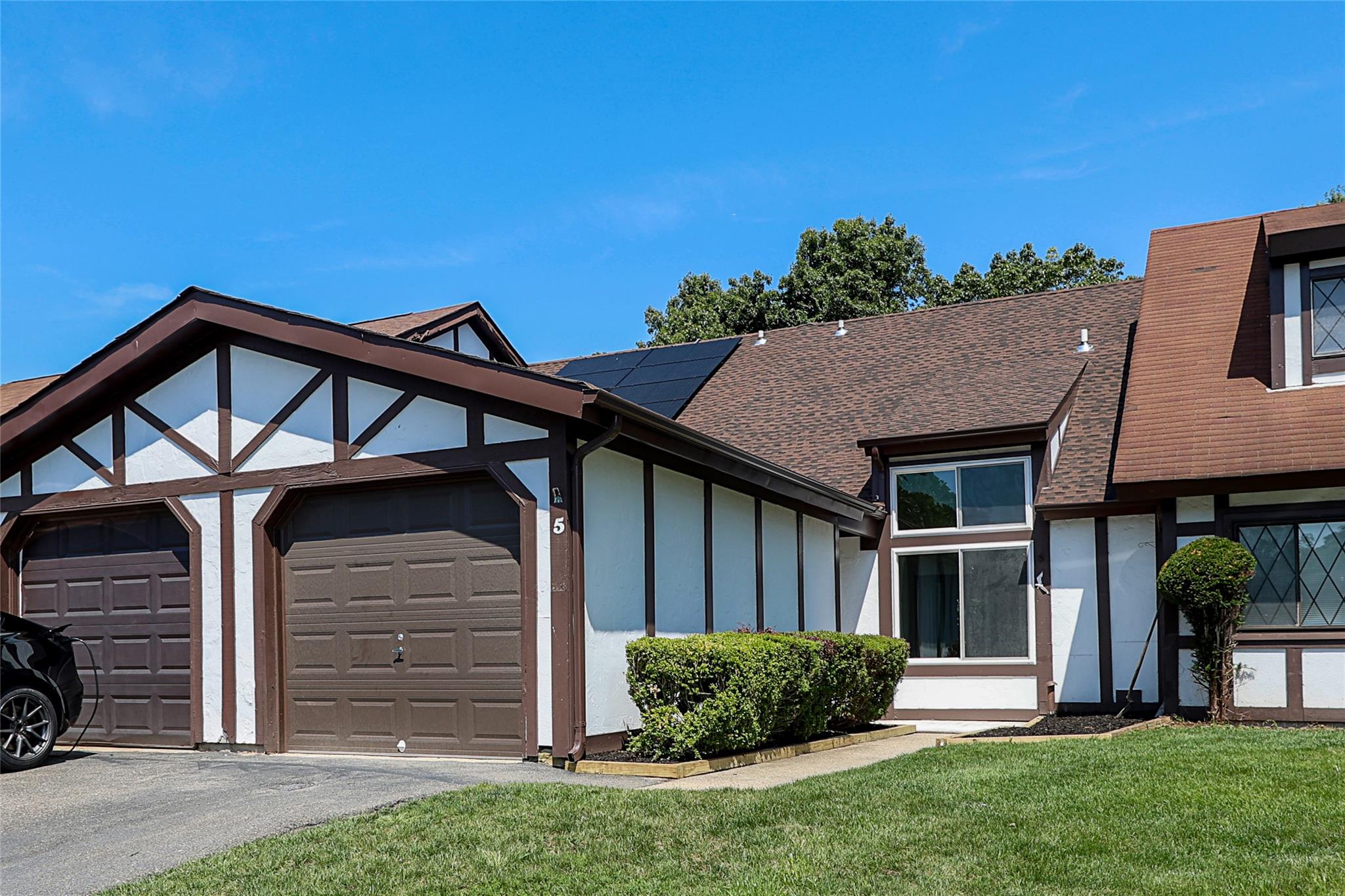 #1 photo, 5 Amesworth Court, Middle Island , NY 11953