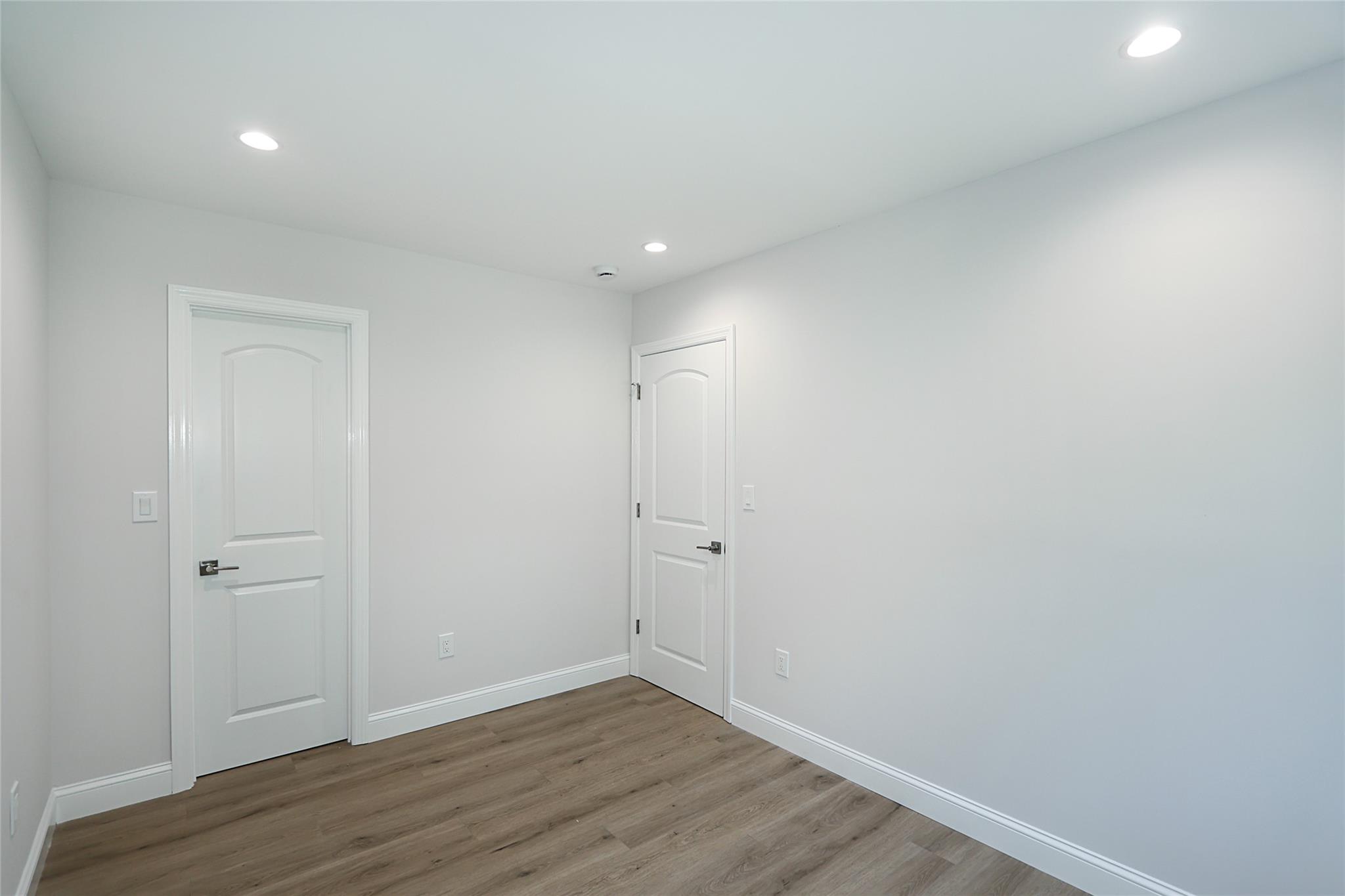 #15 photo, 5 Amesworth Court, Middle Island , NY 11953