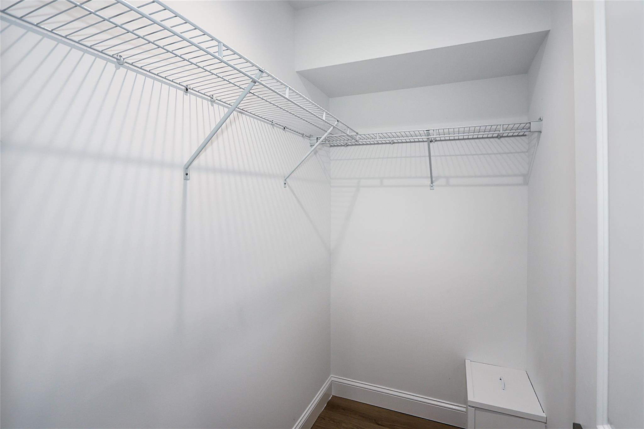 #16 photo, 5 Amesworth Court, Middle Island , NY 11953