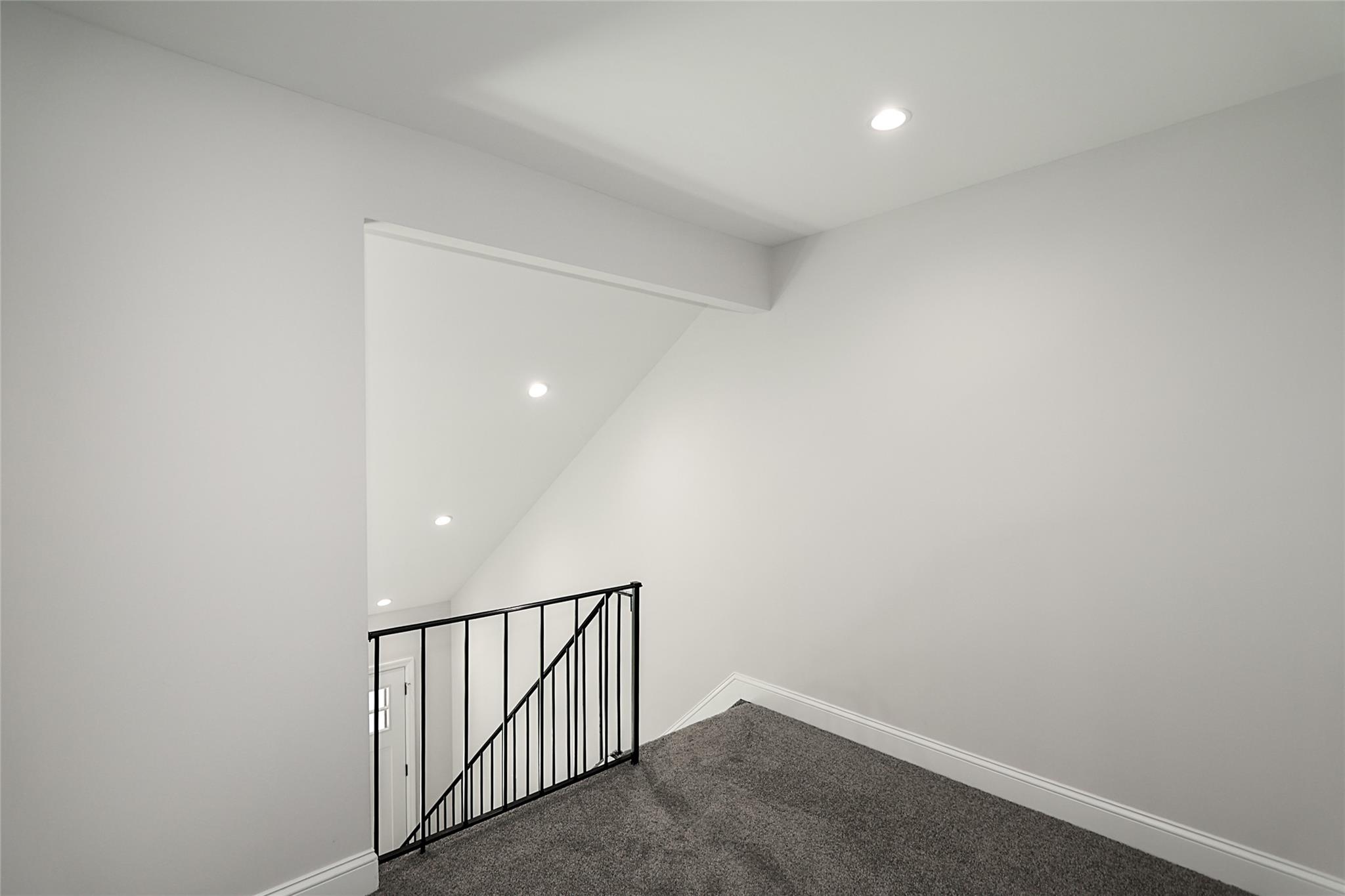 #18 photo, 5 Amesworth Court, Middle Island , NY 11953