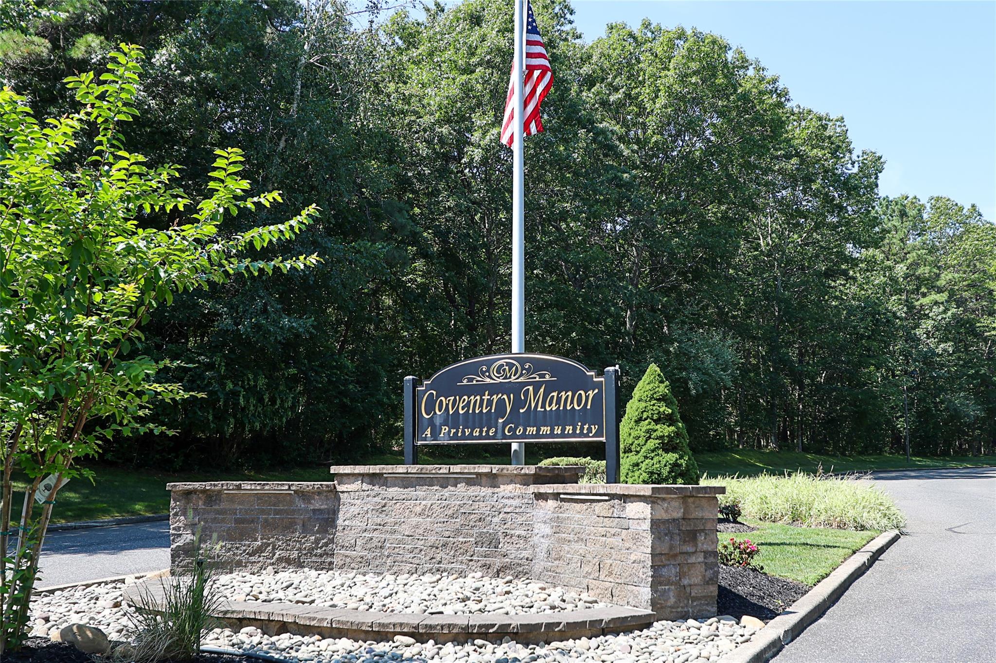 #2 photo, 5 Amesworth Court, Middle Island , NY 11953