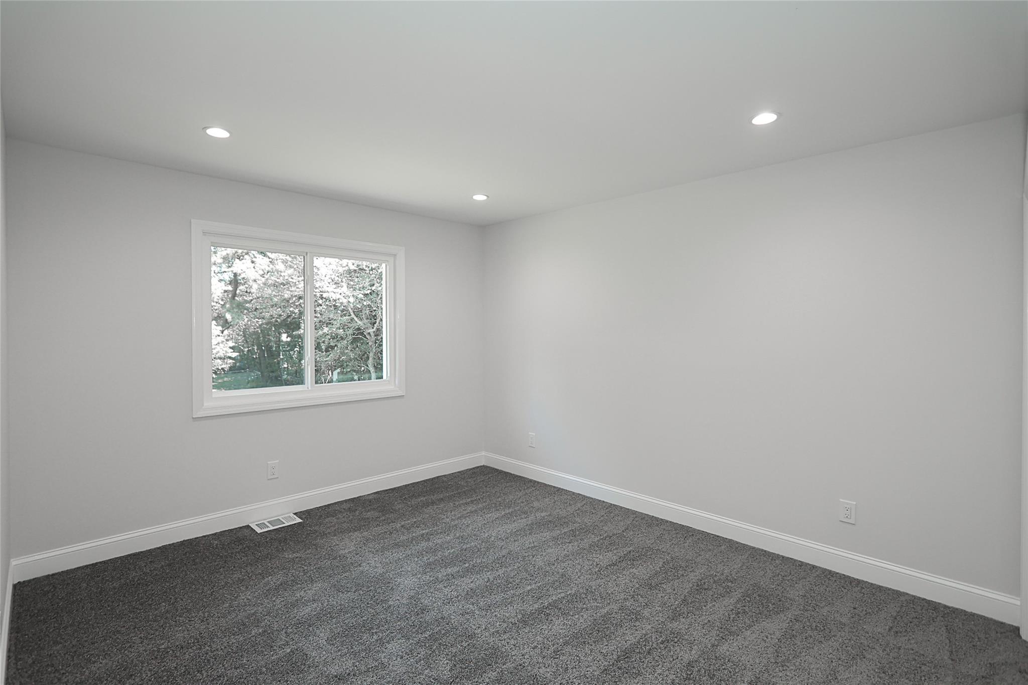 #20 photo, 5 Amesworth Court, Middle Island , NY 11953