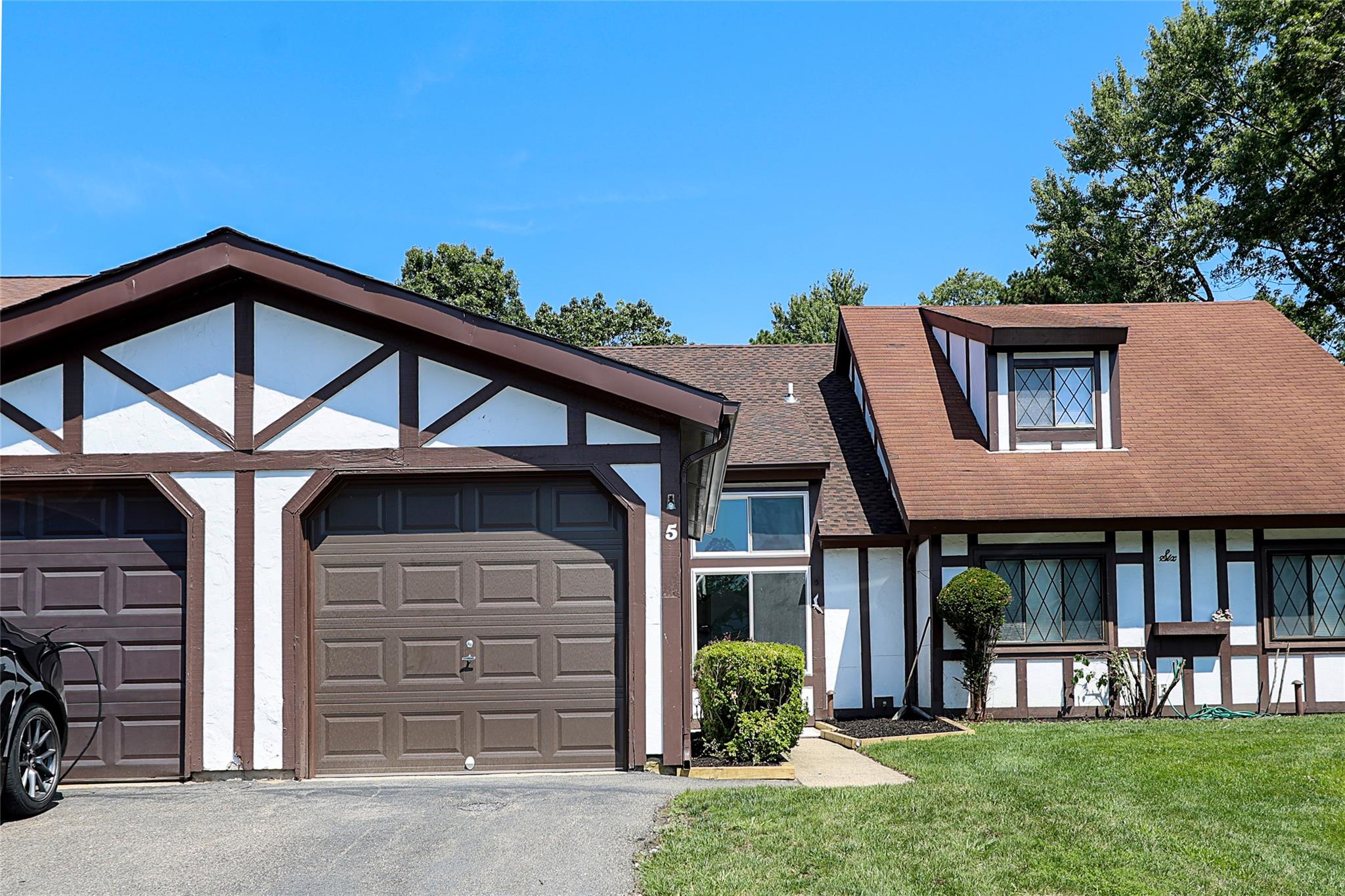 #3 photo, 5 Amesworth Court, Middle Island , NY 11953