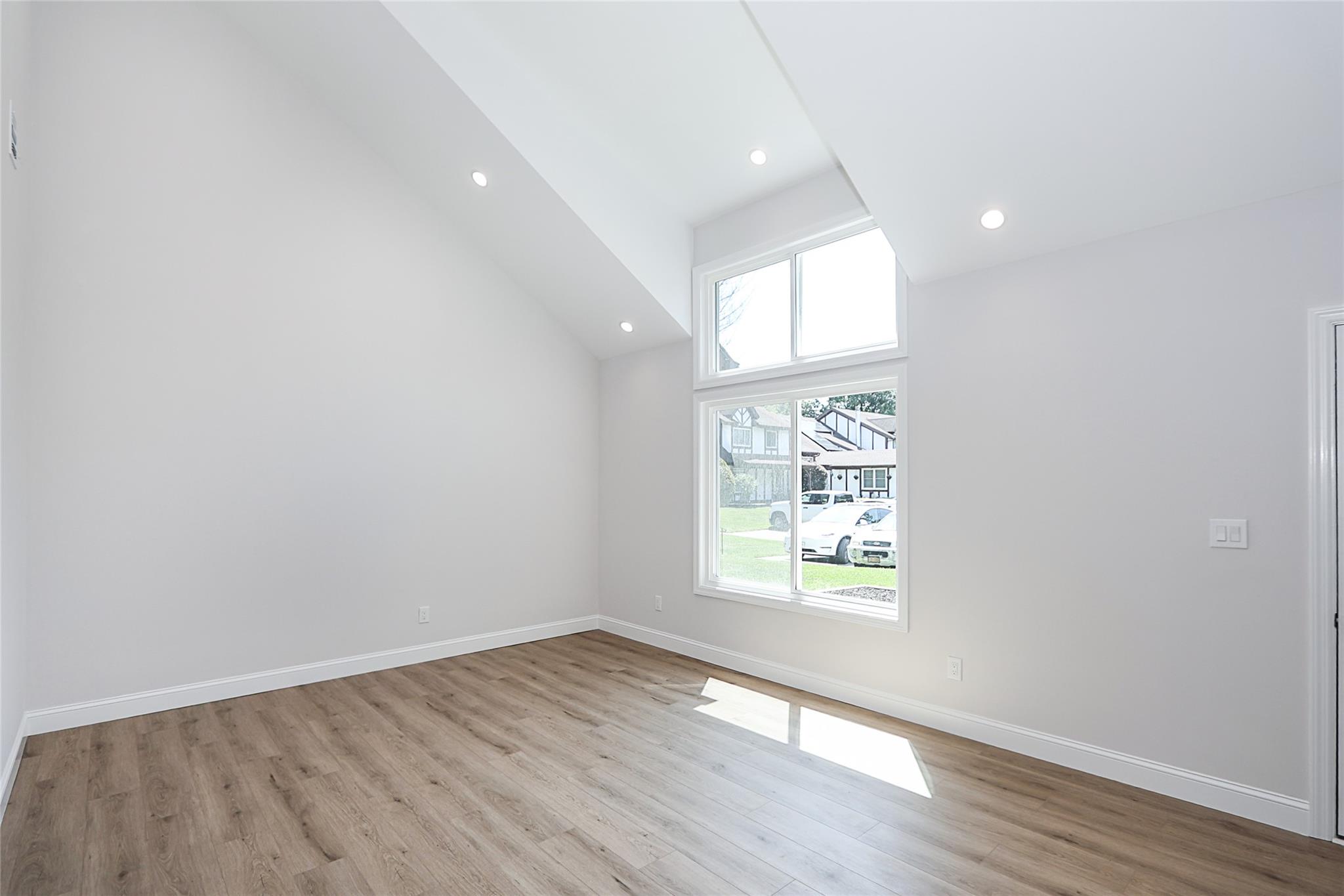 #6 photo, 5 Amesworth Court, Middle Island , NY 11953