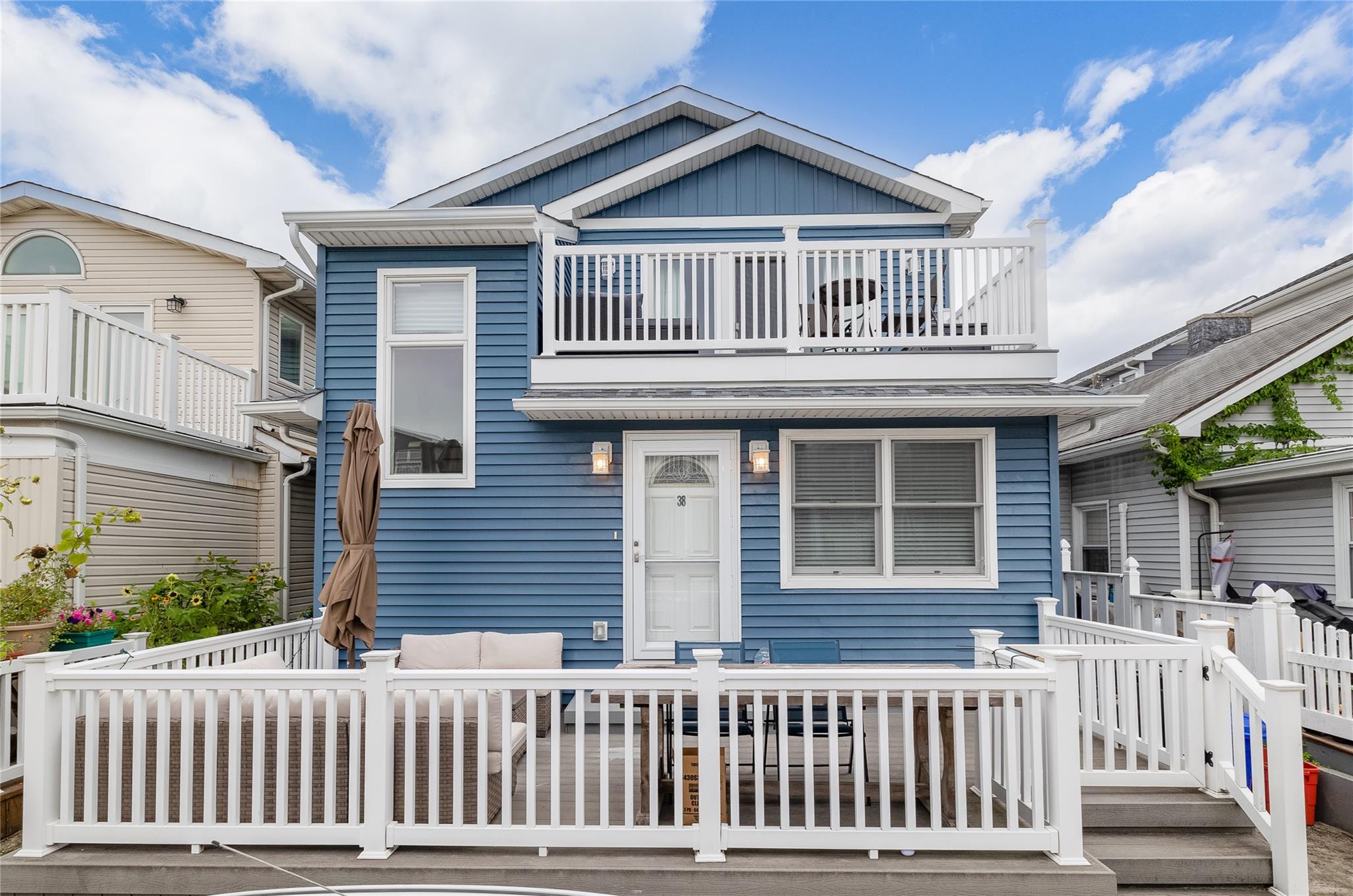 #1 photo, 38 California Street, नासाउ काउंटी Long Beach , NY 11561