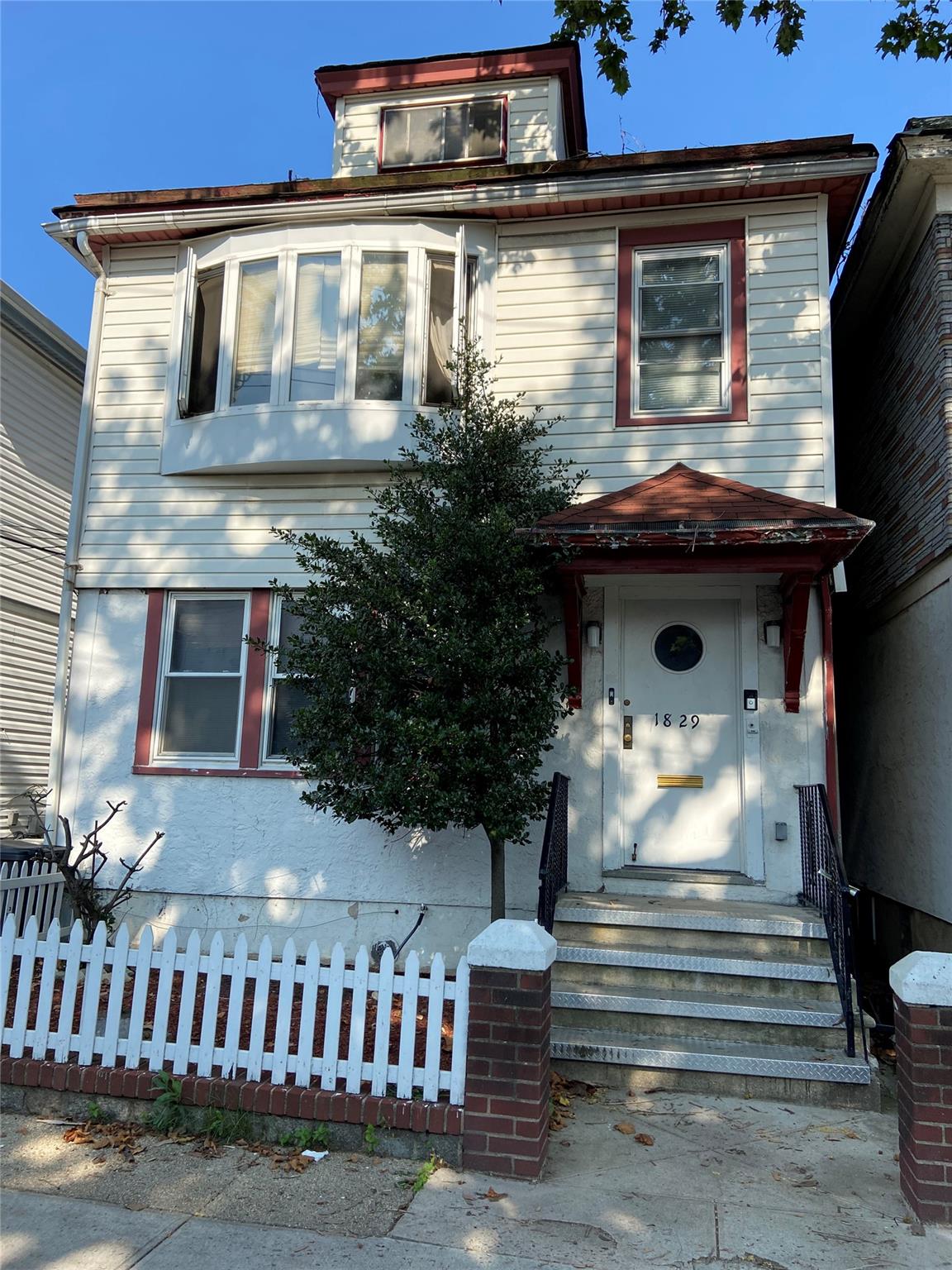 #1 photo, 18-29 129 Street, クイーンズ区 College Point , NY 11356