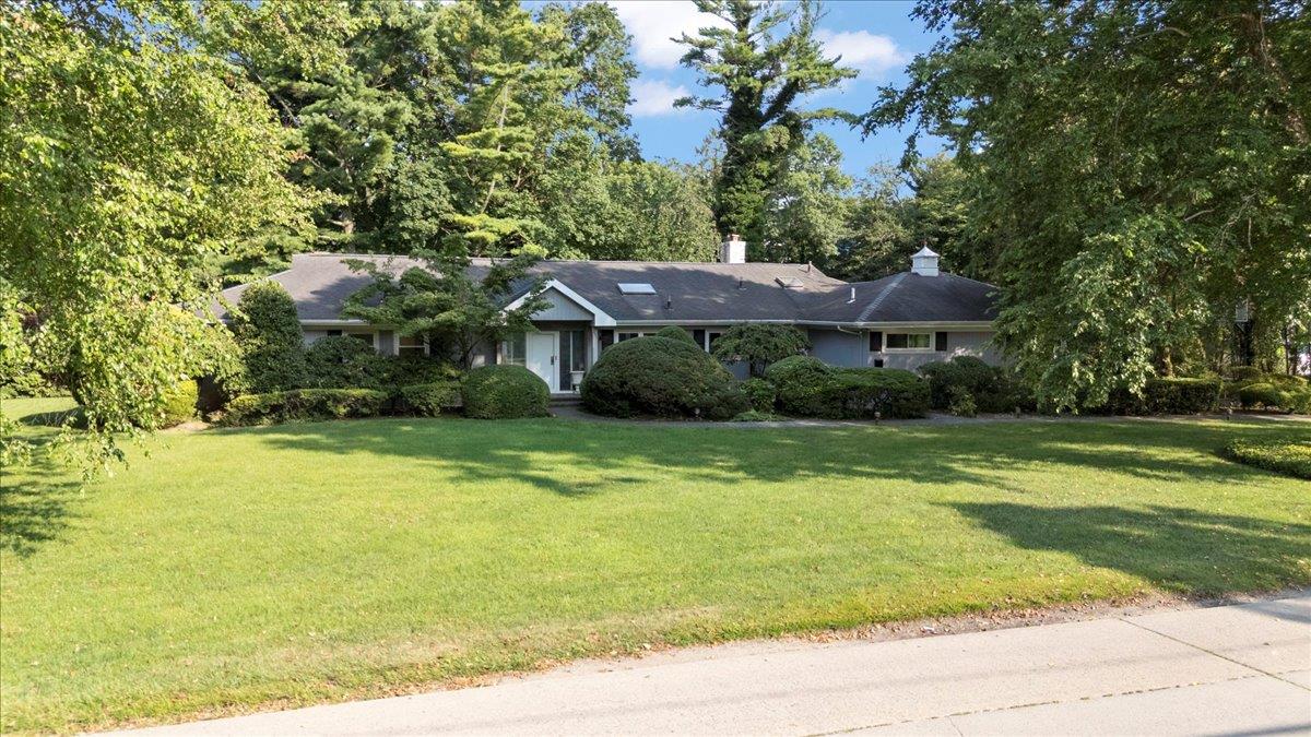 #1 photo, 235 Ocean Avenue, ナッソー郡 Lawrence , NY 11559