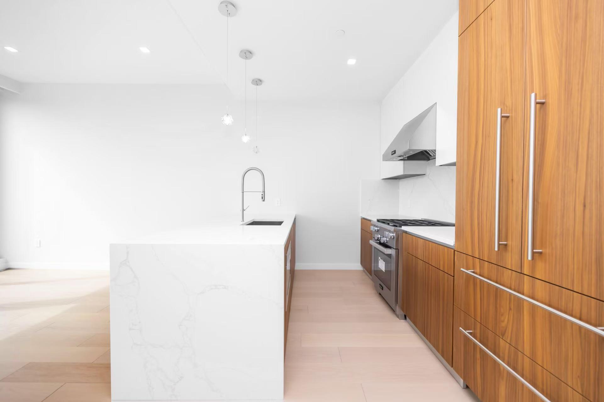 #5 photo, 3532 Leavitt St, Flushing , NY 11354