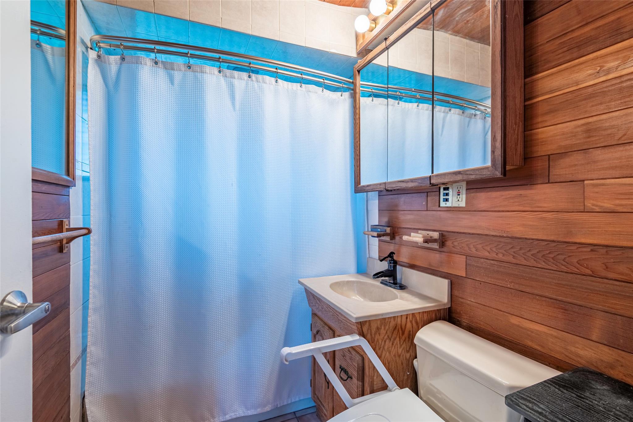 #10 photo, 22 Lowland Road, Levittown , NY 11756