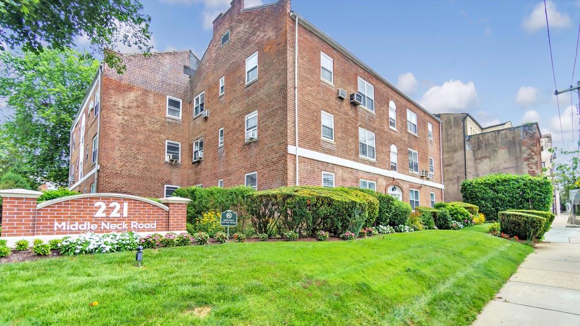 #1 photo, 221 Middle Neck Road, Great Neck , NY 11021