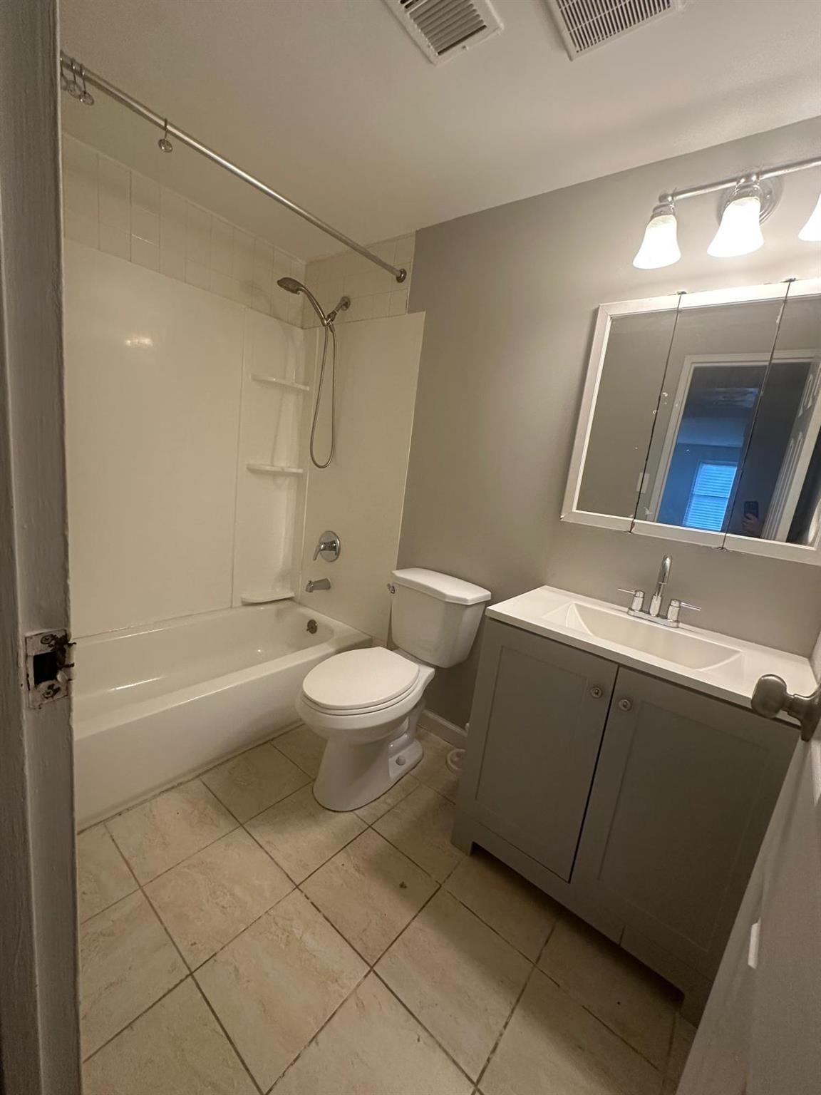 #6 photo, 105 Artist Lake Drive, Middle Island , NY 11953