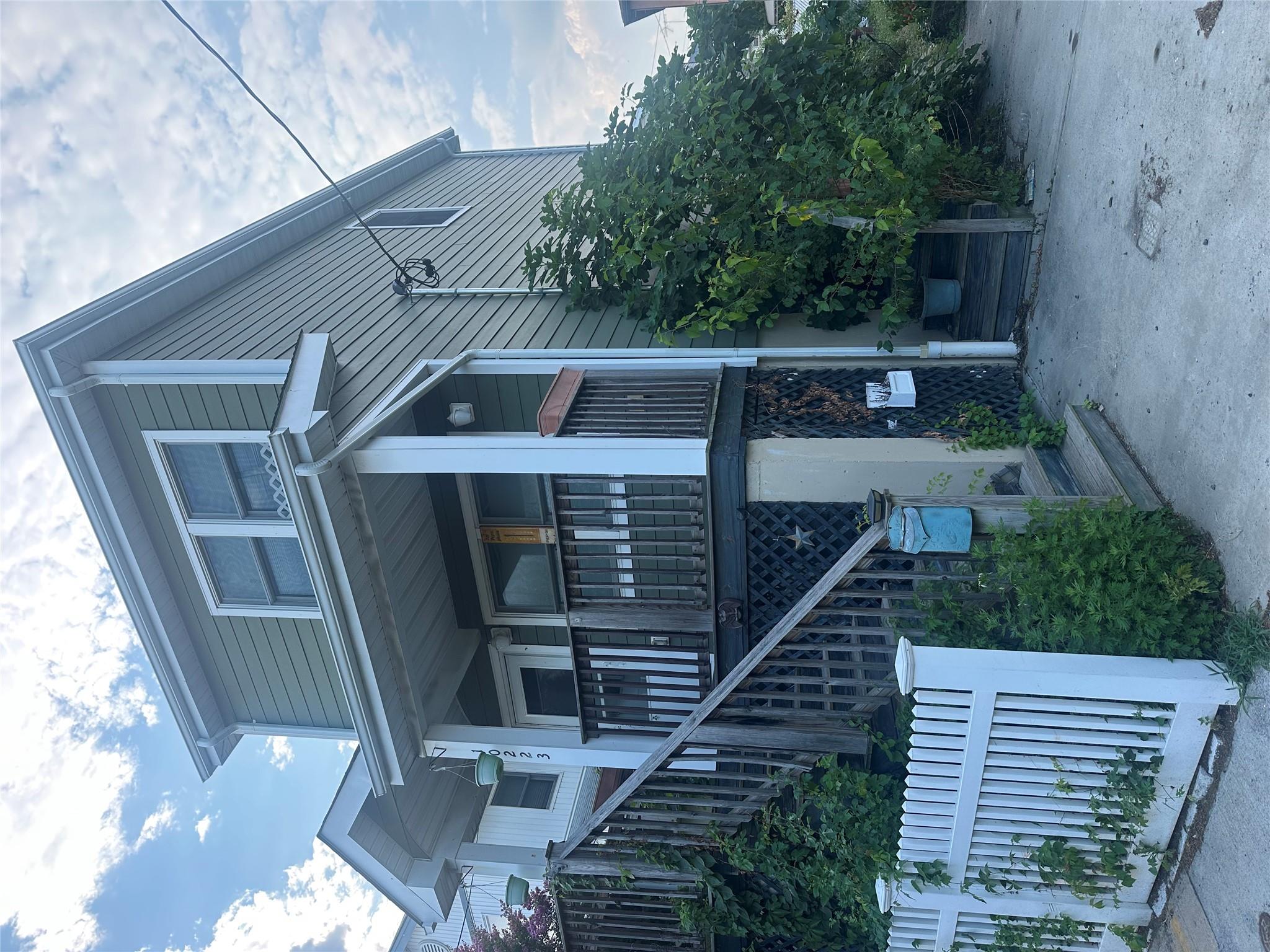 #1 photo, 102-23 164 Road, Hamilton Beach , NY 11414