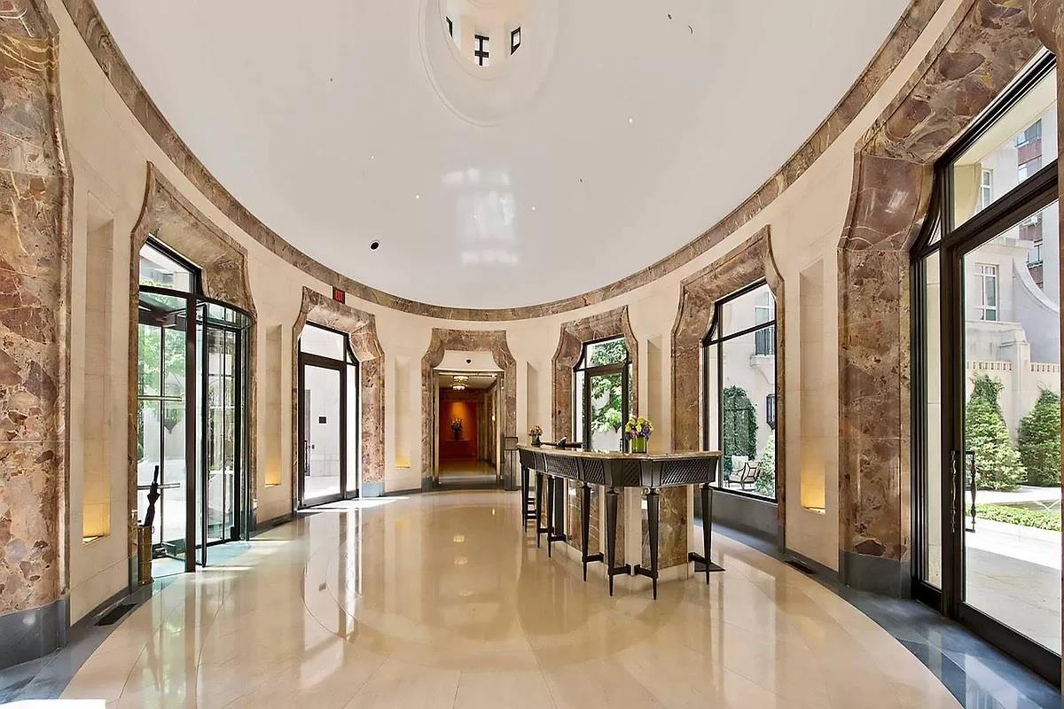 #12 photo, 15 CENTRAL Park W, マンハッタン Lincoln Square , NY 10023