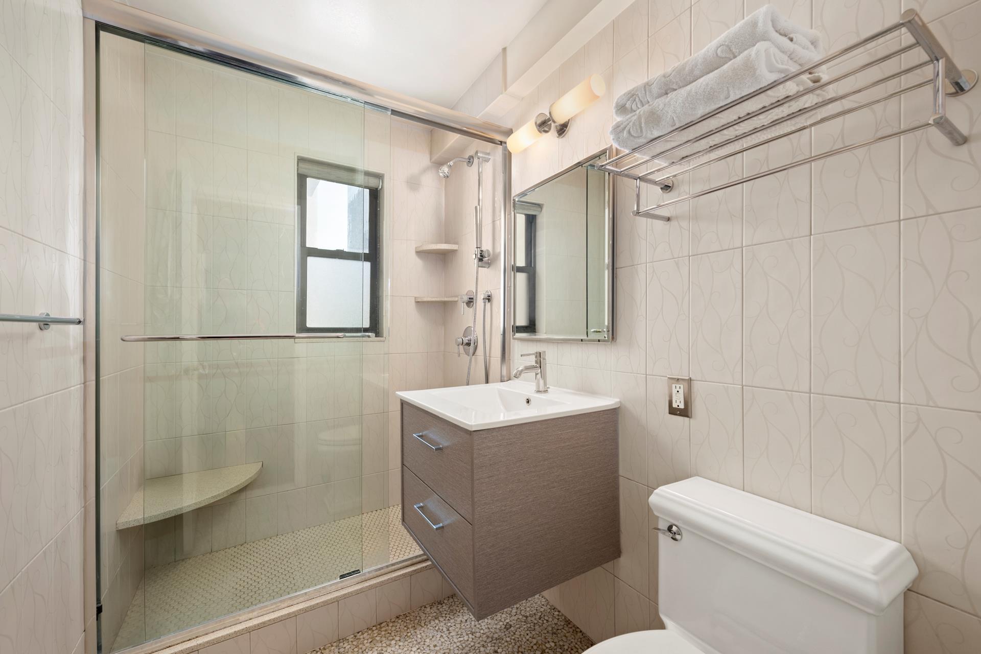 #8 photo, 301 E 48TH Street, マンハッタン Turtle Bay , NY 10017