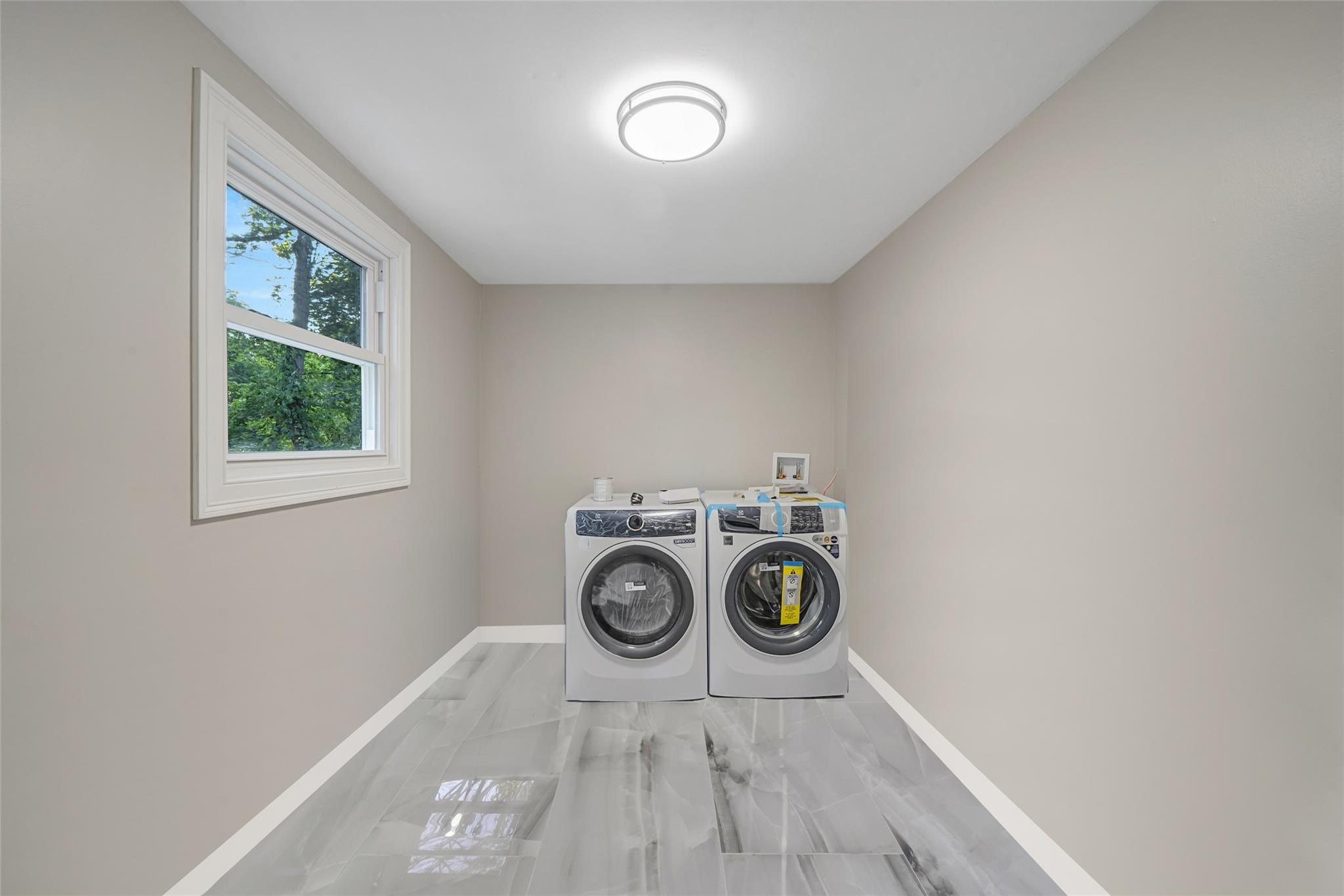 #13 photo, 128 N 22nd Street, Wheatley Heights , NY 11798