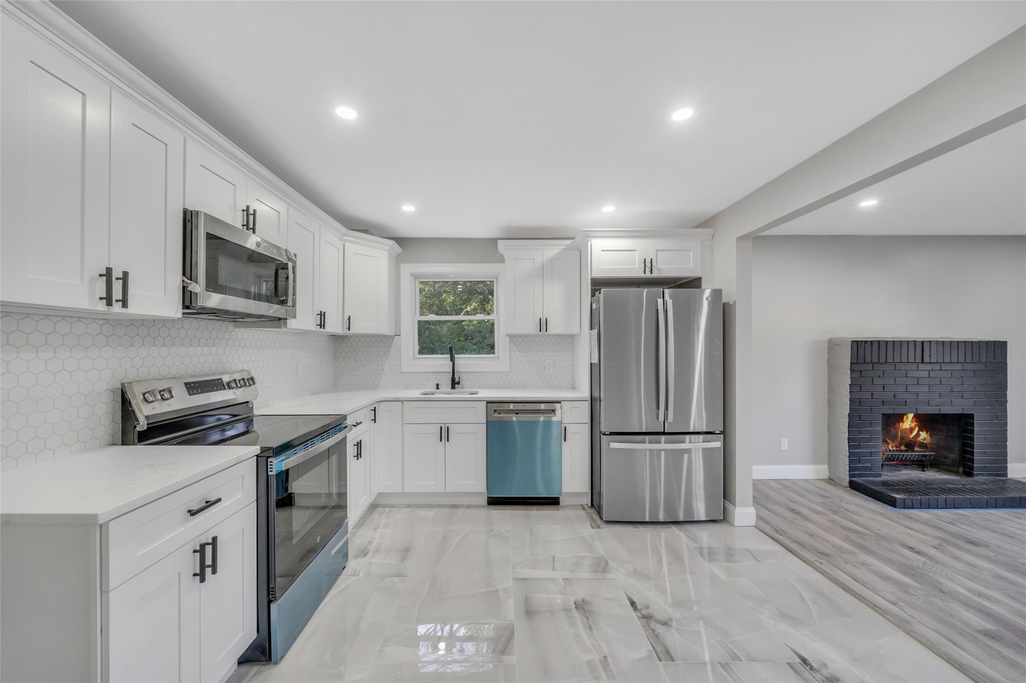 #7 photo, 128 N 22nd Street, Wheatley Heights , NY 11798