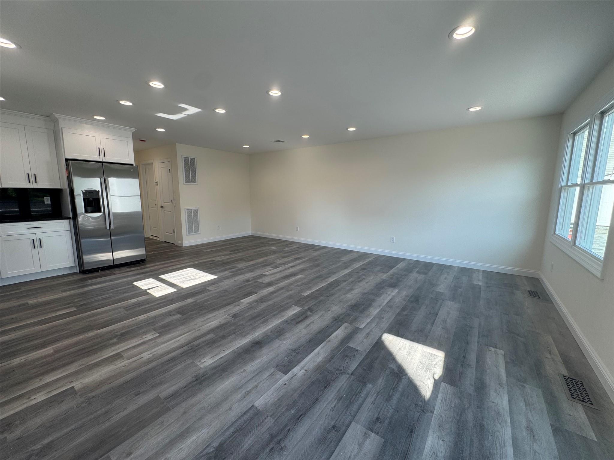 #6 photo, 102A Elm Avenue, Glen Cove , NY 11542