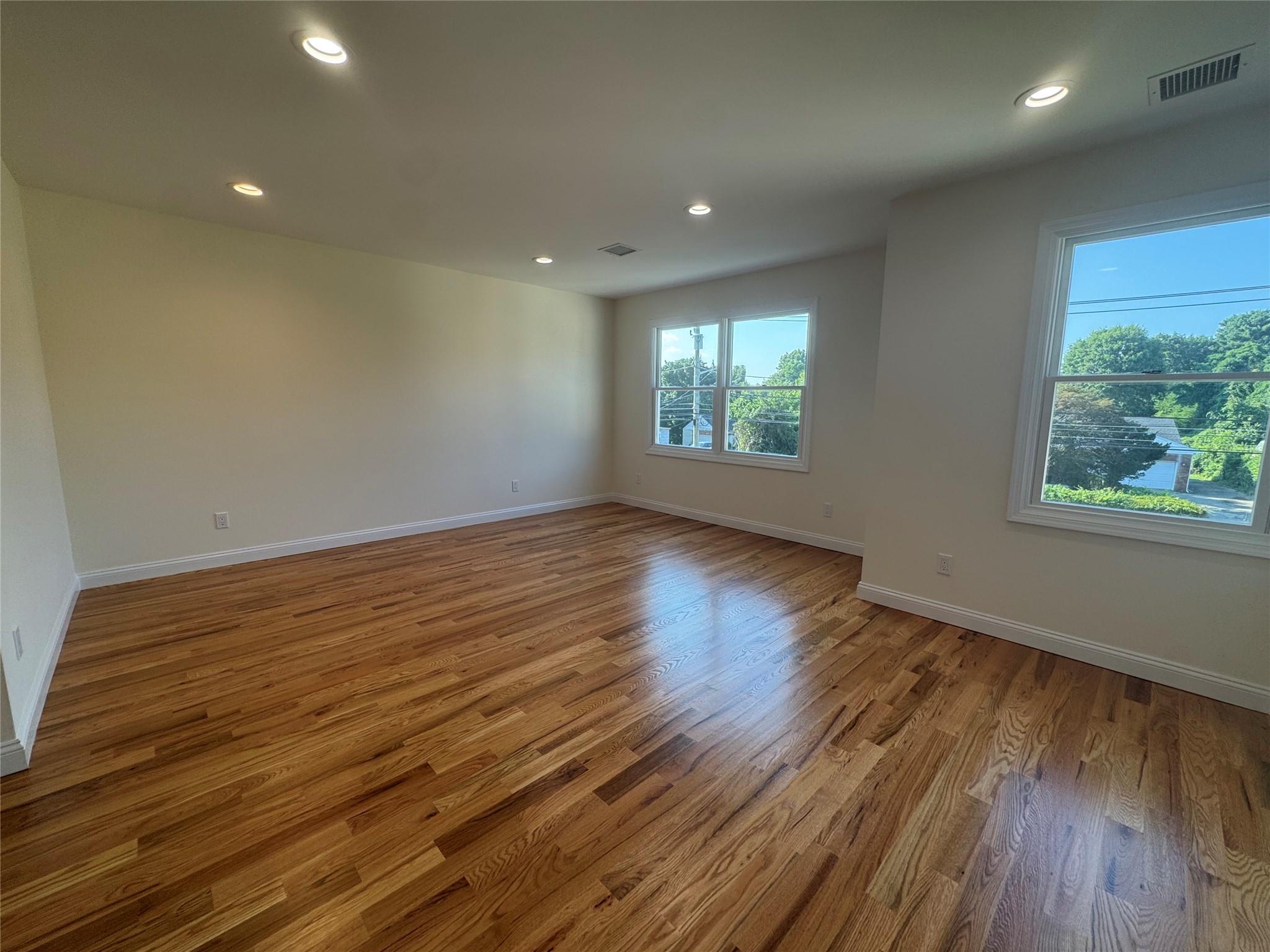 #10 photo, 102B Elm Avenue, Glen Cove , NY 11542