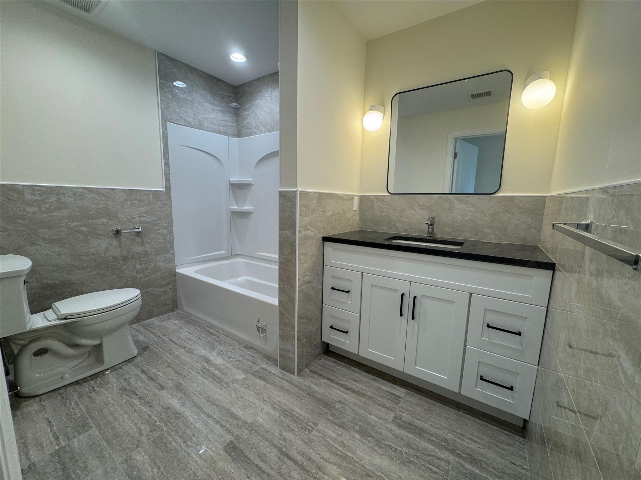 #11 photo, 102B Elm Avenue, Glen Cove , NY 11542