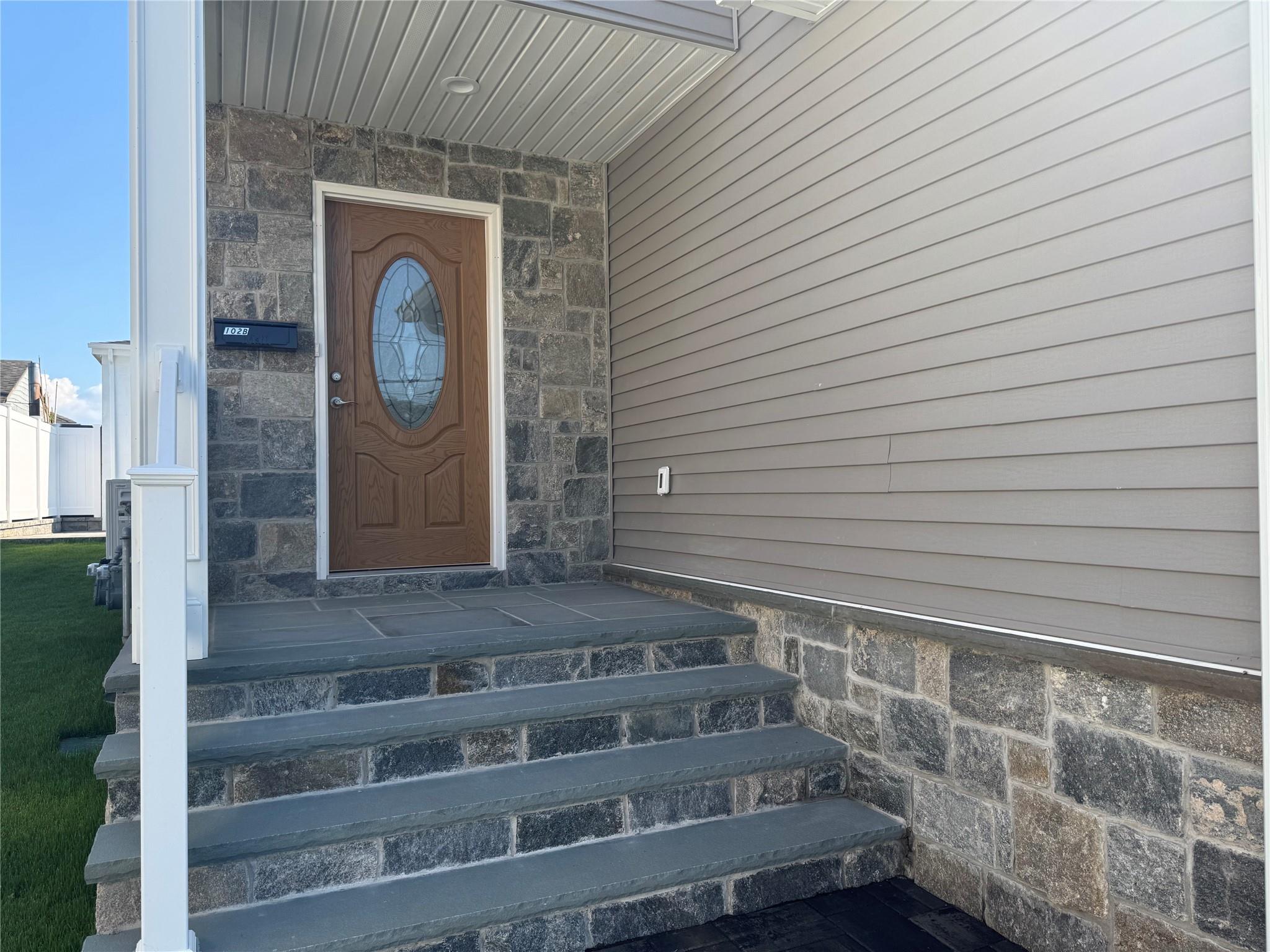 #2 photo, 102B Elm Avenue, Glen Cove , NY 11542