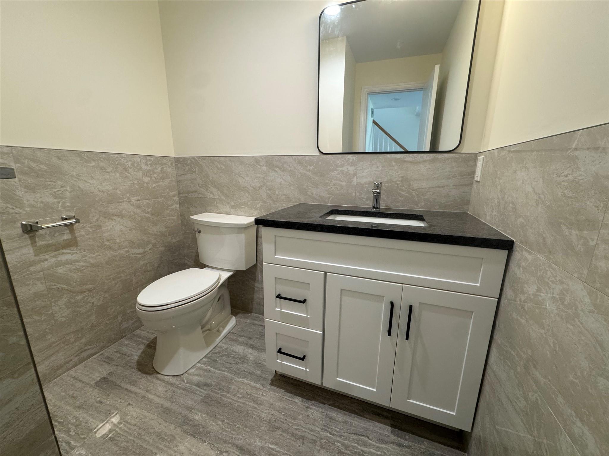 #7 photo, 102B Elm Avenue, Glen Cove , NY 11542