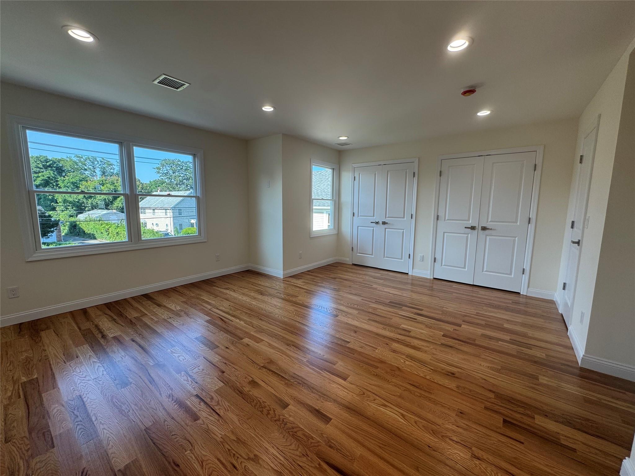 #8 photo, 102B Elm Avenue, Glen Cove , NY 11542