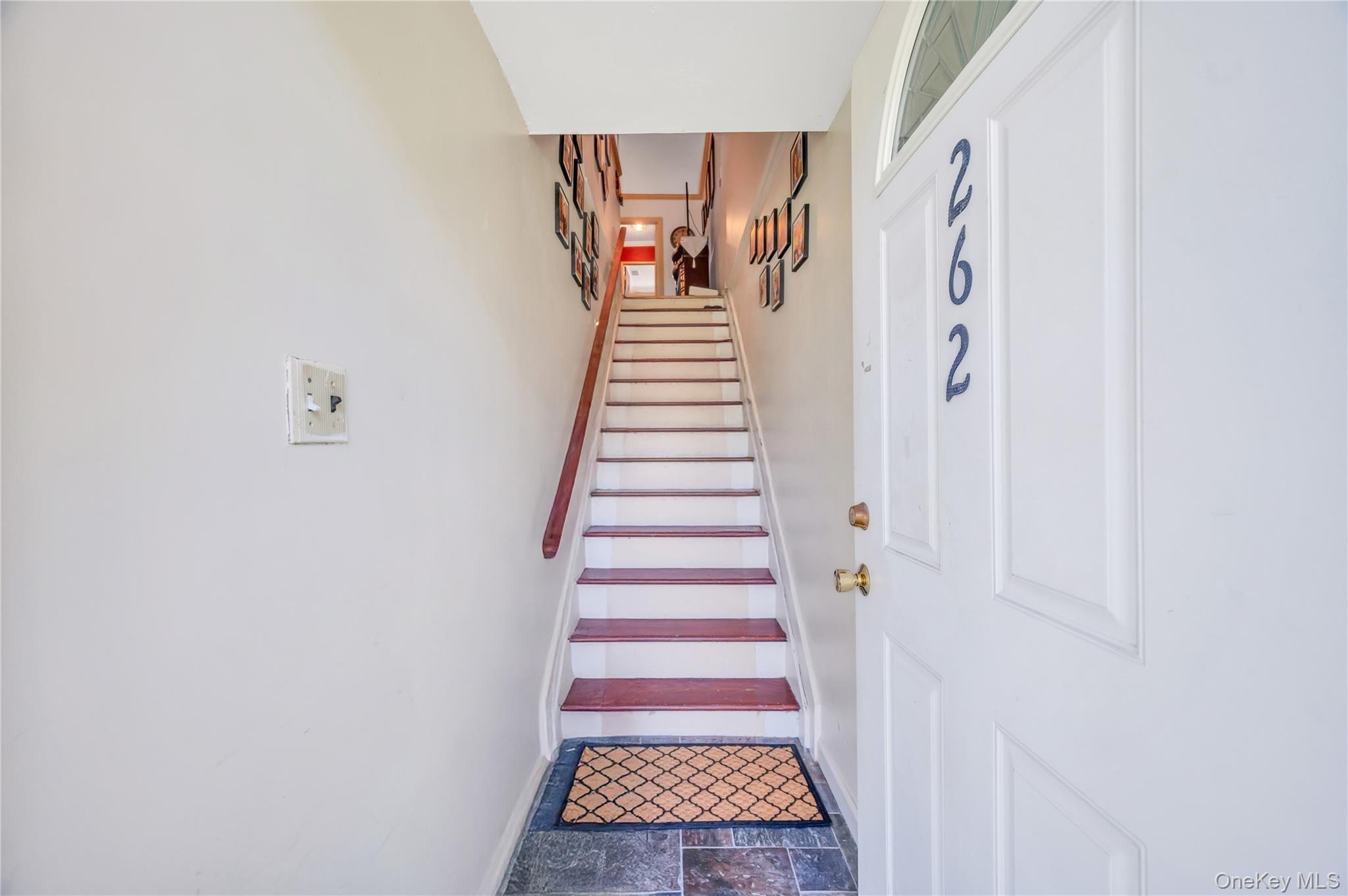 #1 photo, 262 Artist Lake Drive, サフォーク郡 Middle Island , NY 11953