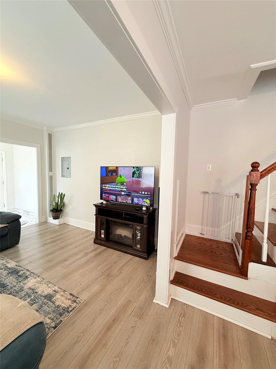 #12 photo, 815 Carpenter Place, Mamaroneck , NY 10543