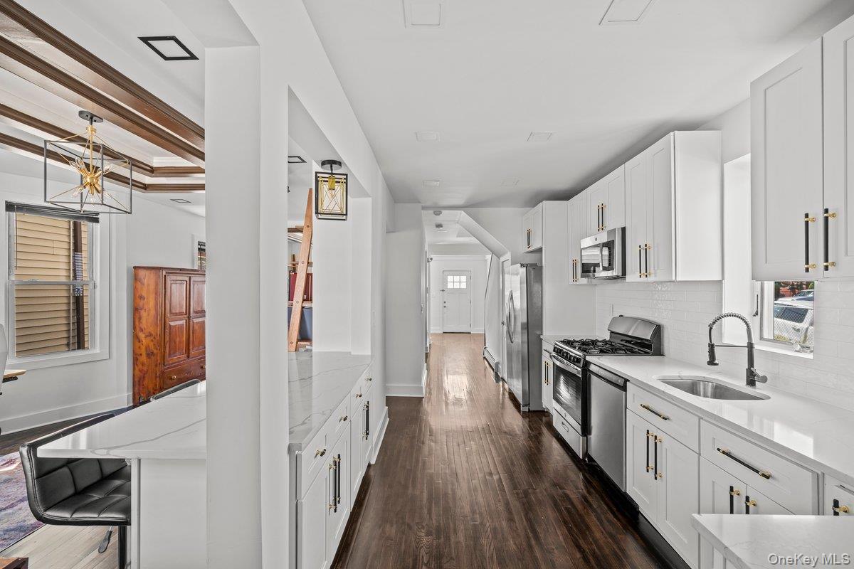 #18 photo, 916 Clarence Avenue, Bronx , NY 10465