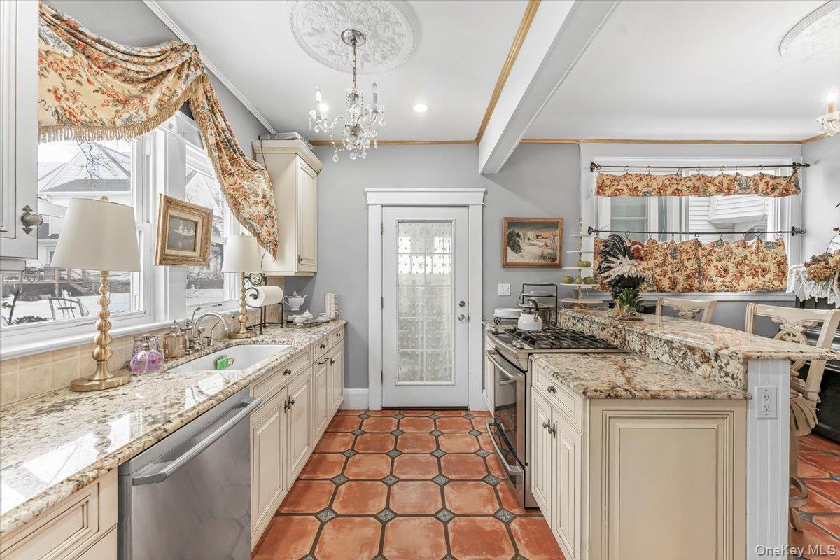 #4 photo, 375 Park Avenue, Yonkers , NY 10703