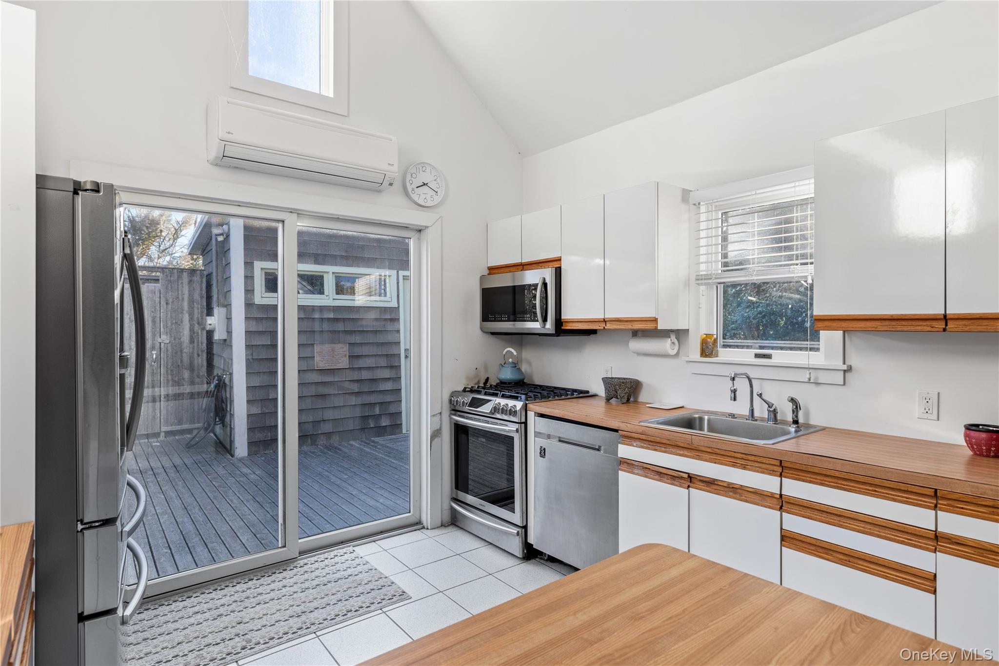 #12 photo, 38 Homesite Avenue, サフォーク郡 Seaview , NY 11770