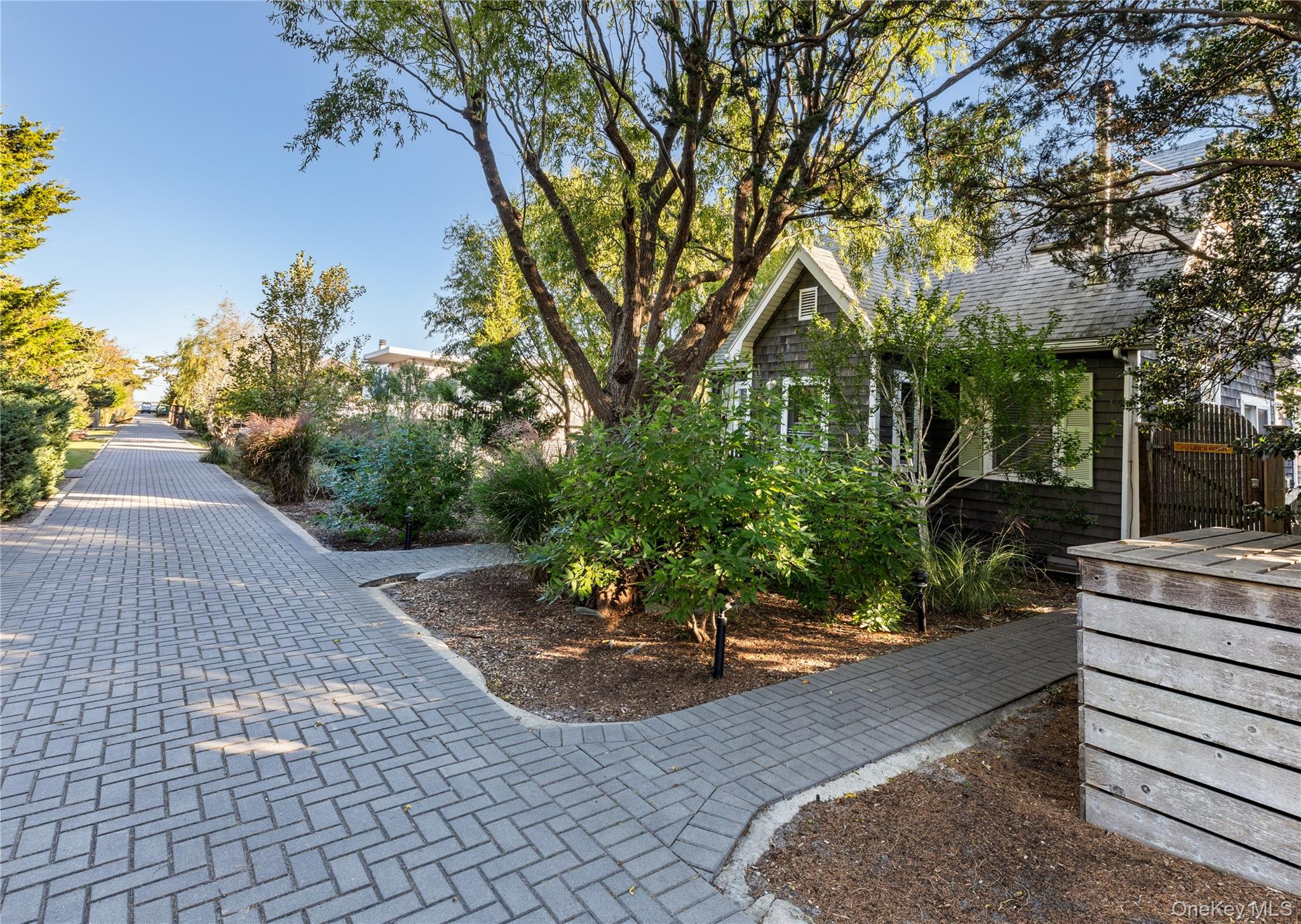 #3 photo, 38 Homesite Avenue, サフォーク郡 Seaview , NY 11770