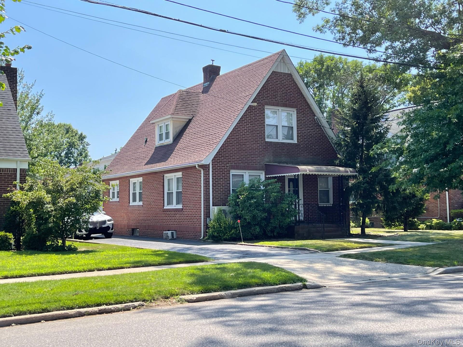 #1 photo, 1306 6th Avenue, नासाउ काउंटी New Hyde Park , NY 11040