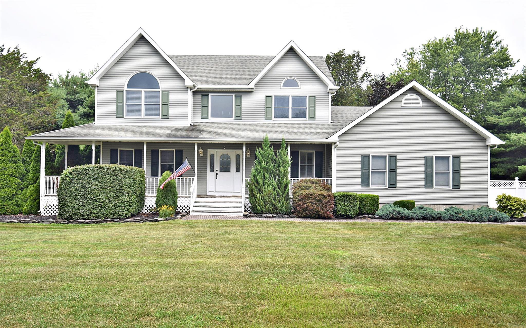 #1 photo, 6 Cotton Tail Court, सफ़ोक काउंटी Wading River , NY 11792