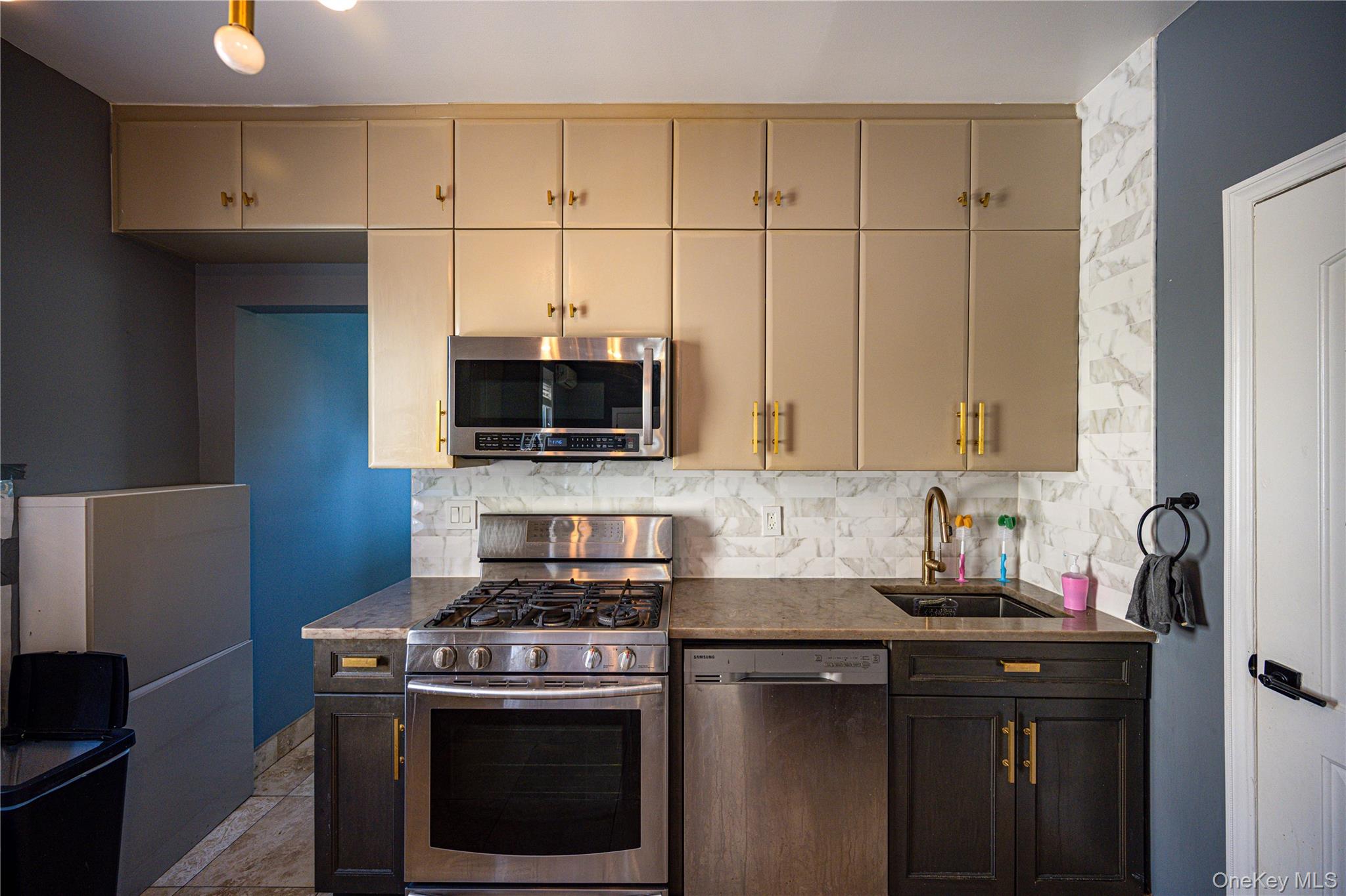 #15 photo, 58-17-15 Penrod Street, クイーンズ区 Corona , NY 11368