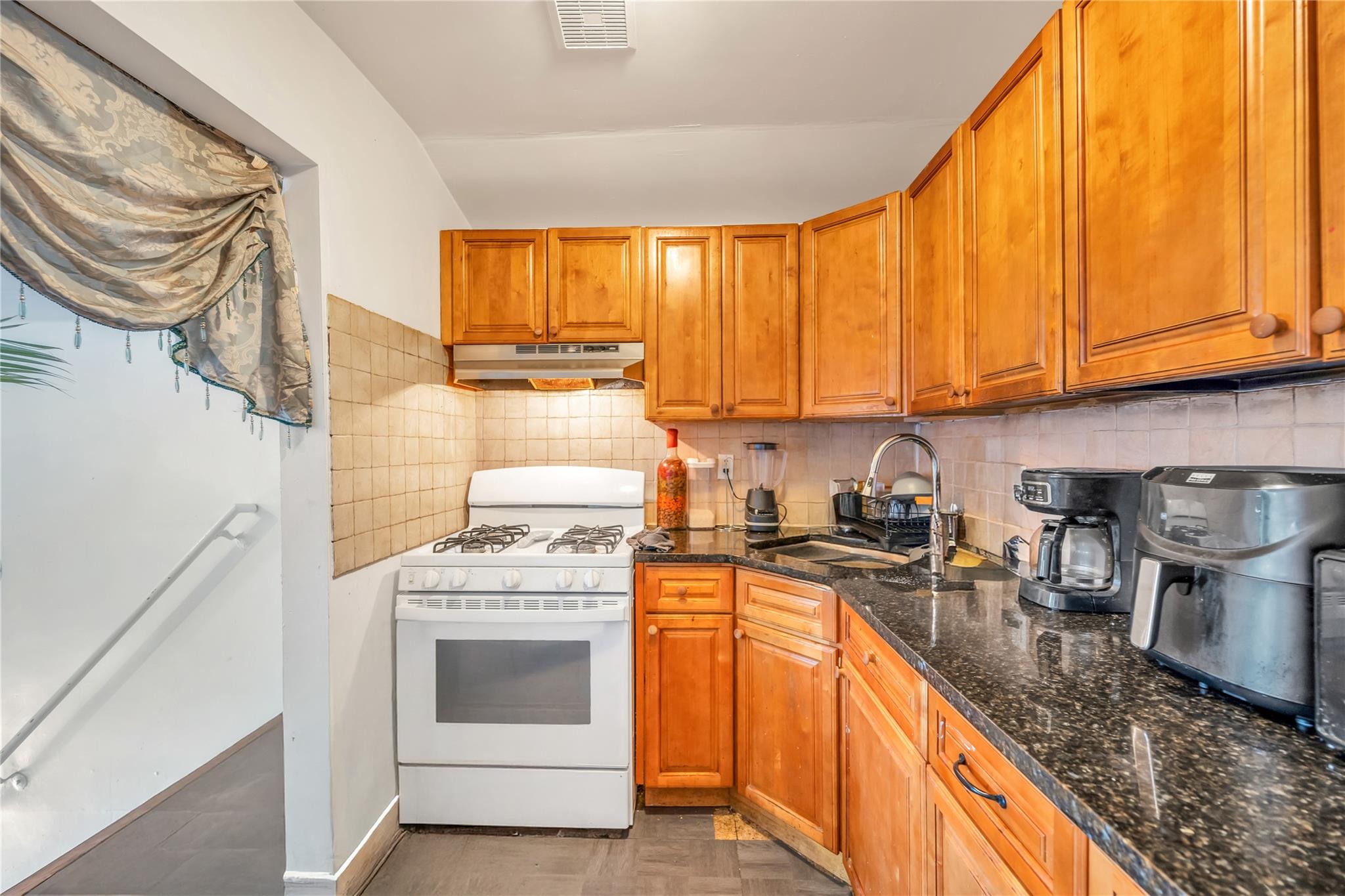 #8 photo, 191-15 119th Avenue, クイーンズ区 Saint Albans , NY 11412