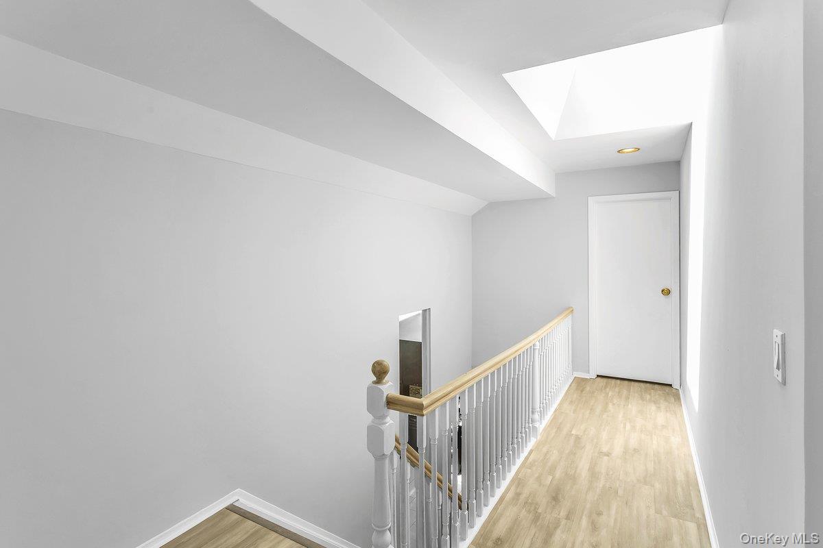 #20 photo, 83 The Dell, Searingtown , NY 11507